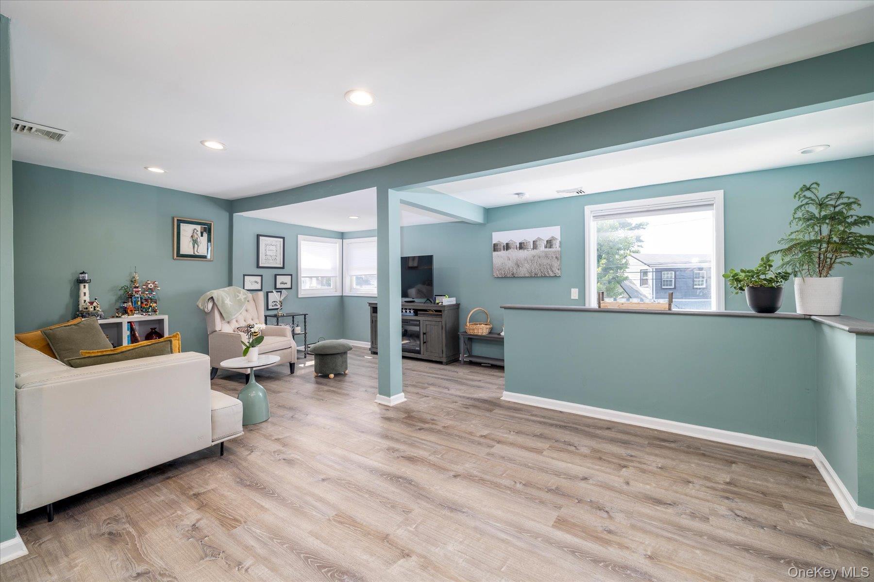 Single Family Radcliffe Road Nassau County, NY 11558, MLS-1025949-4
