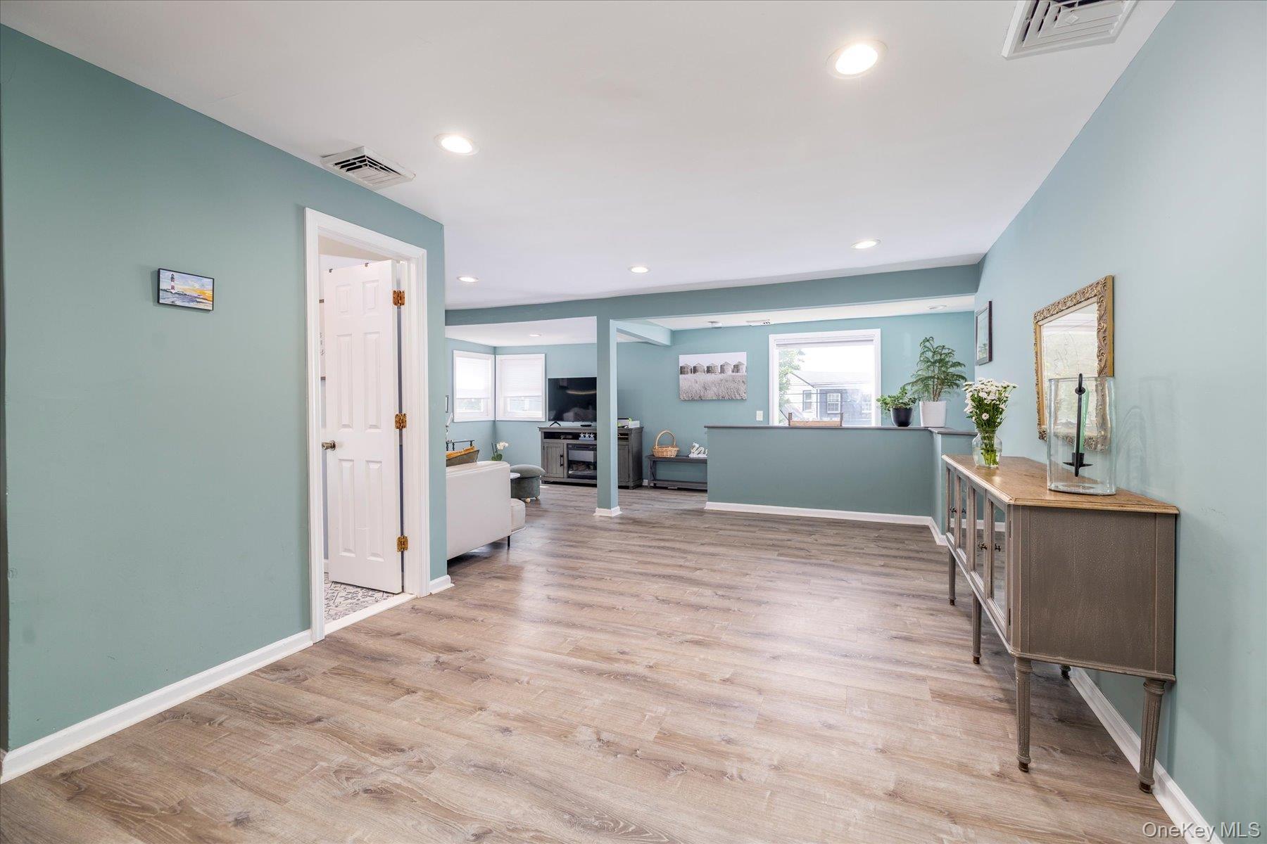 Single Family Radcliffe Road Nassau County, NY 11558, MLS-1025949-6