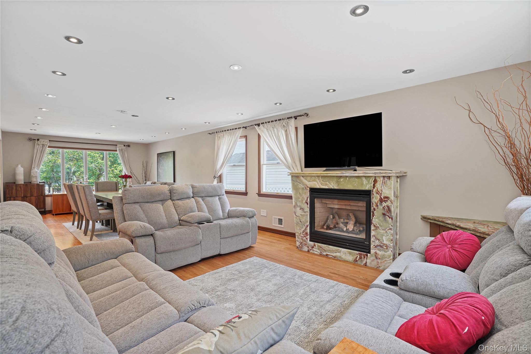 Single Family Ardsley Street Staten Island, NY 10306, MLS-1026004-14