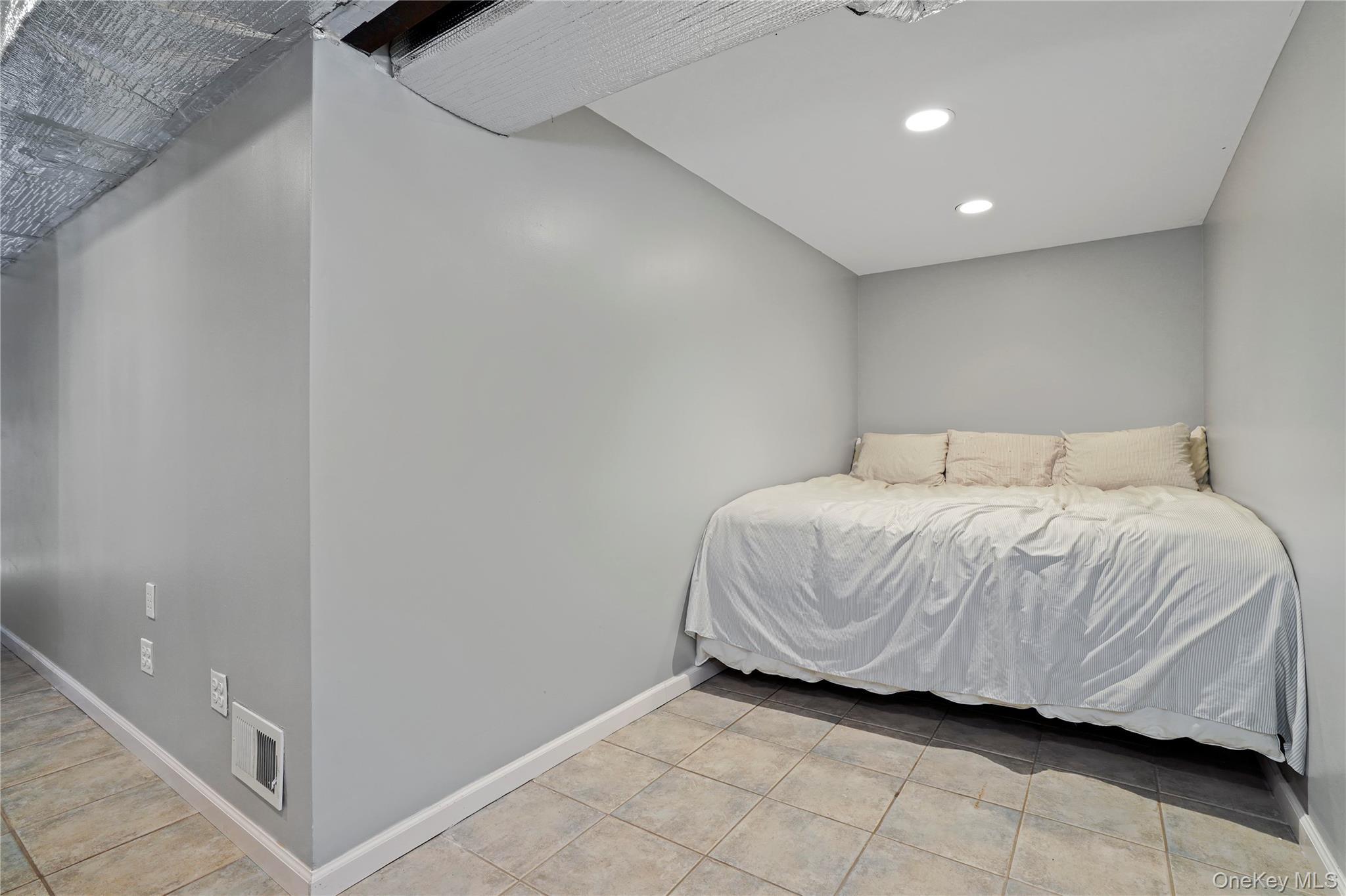 Single Family Ardsley Street Staten Island, NY 10306, MLS-1026004-26