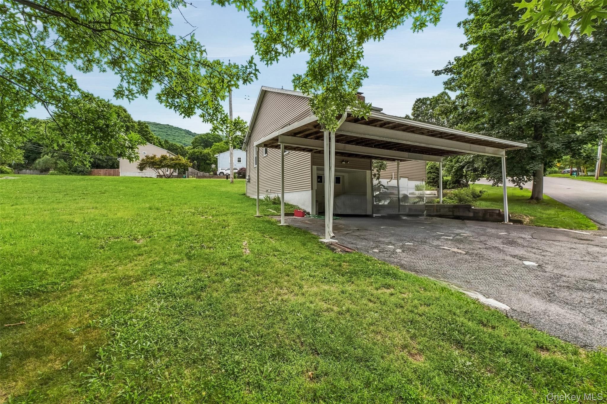 Single Family Willow Road Dutchess County, NY 12508, MLS-1026026-22