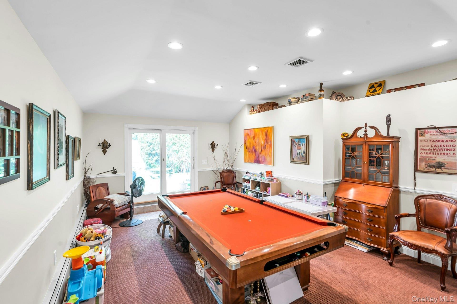 Single Family Regent Place  Nassau County, NY 11576, MLS-1026041-14