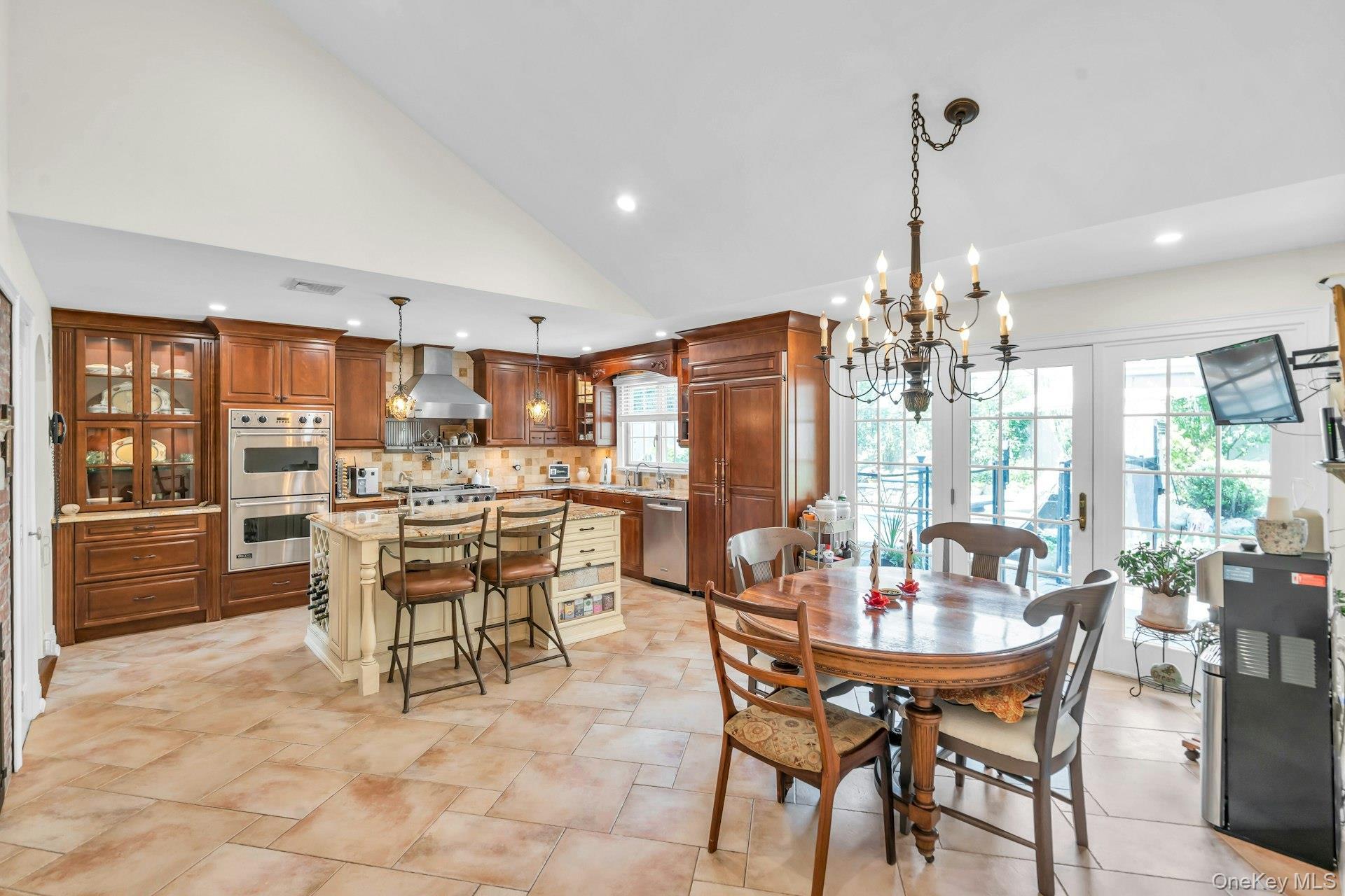 Single Family Regent Place  Nassau County, NY 11576, MLS-1026041-15