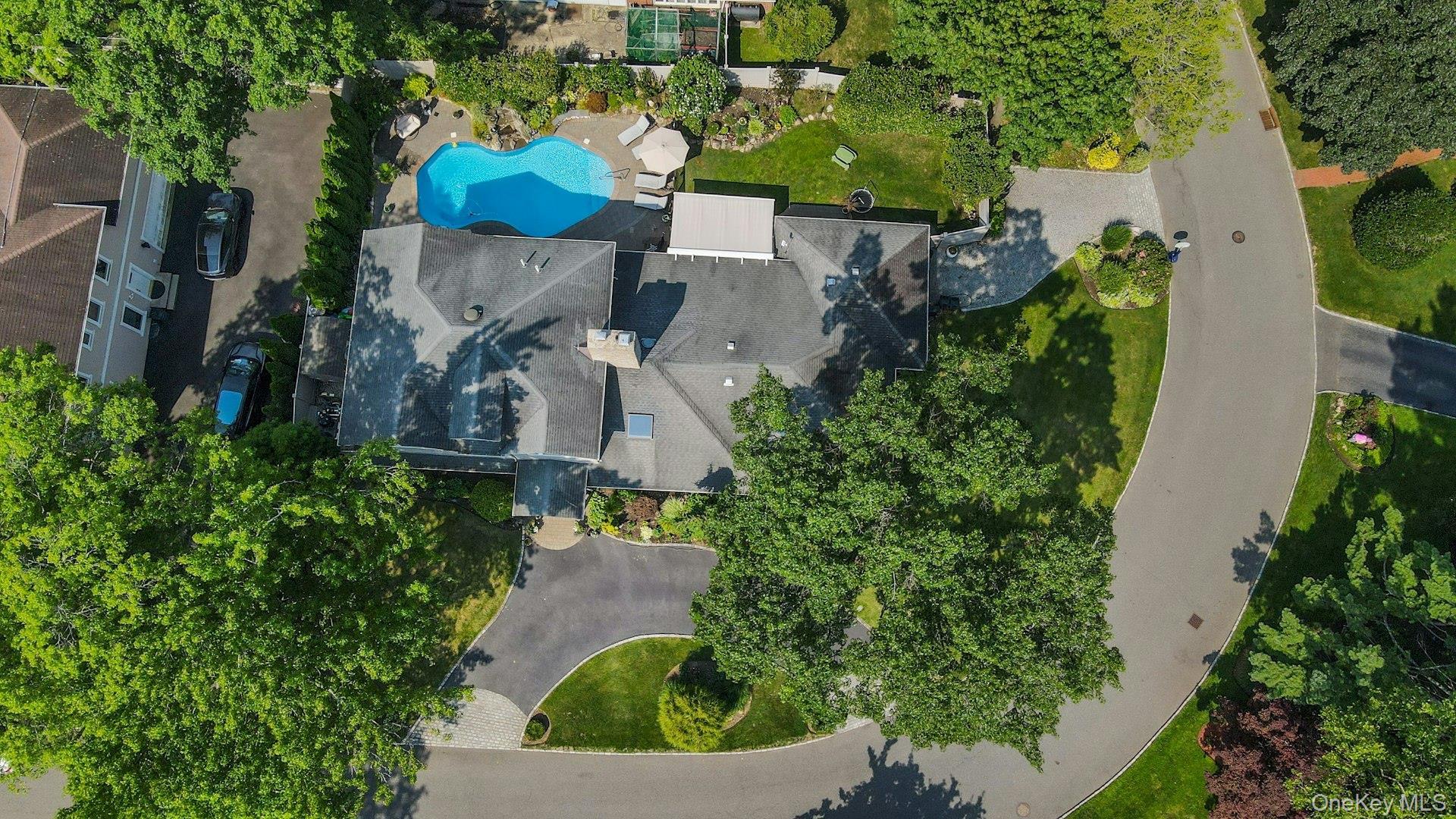 Single Family Regent Place  Nassau County, NY 11576, MLS-1026041-2