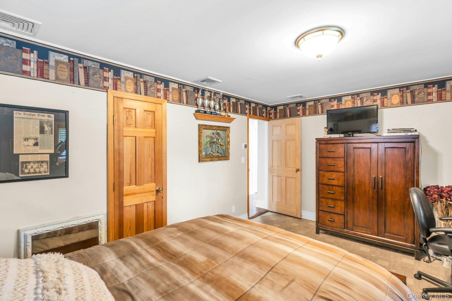 Single Family Regent Place  Nassau County, NY 11576, MLS-1026041-26