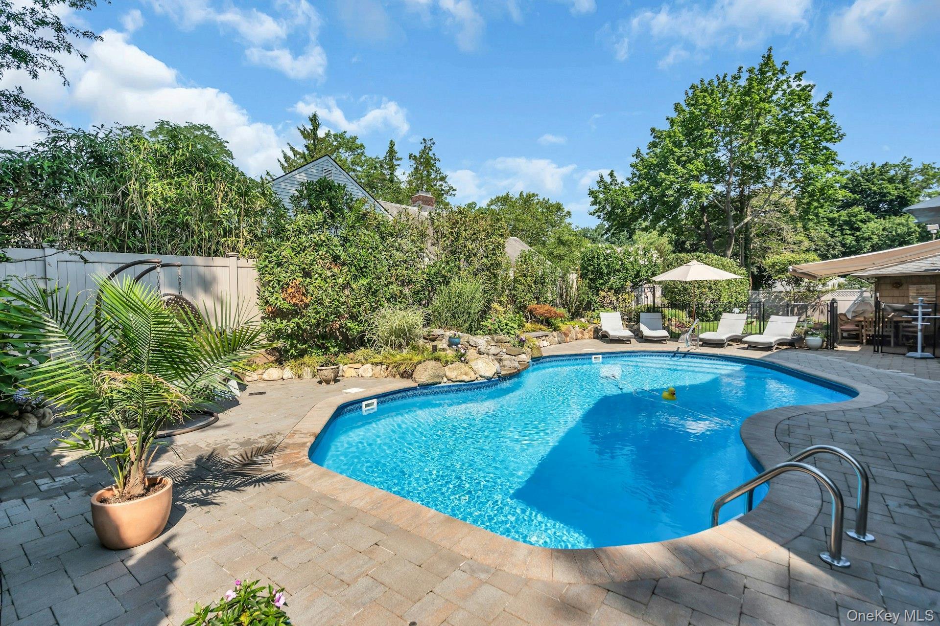 Single Family Regent Place  Nassau County, NY 11576, MLS-1026041-39