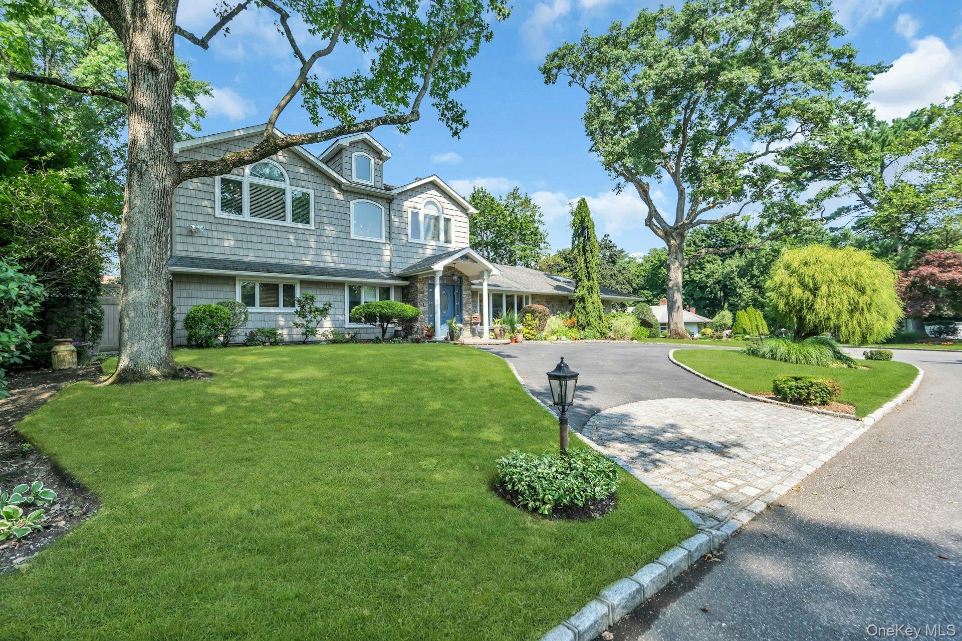 Single Family Regent Place  Nassau County, NY 11576, MLS-1026041-4