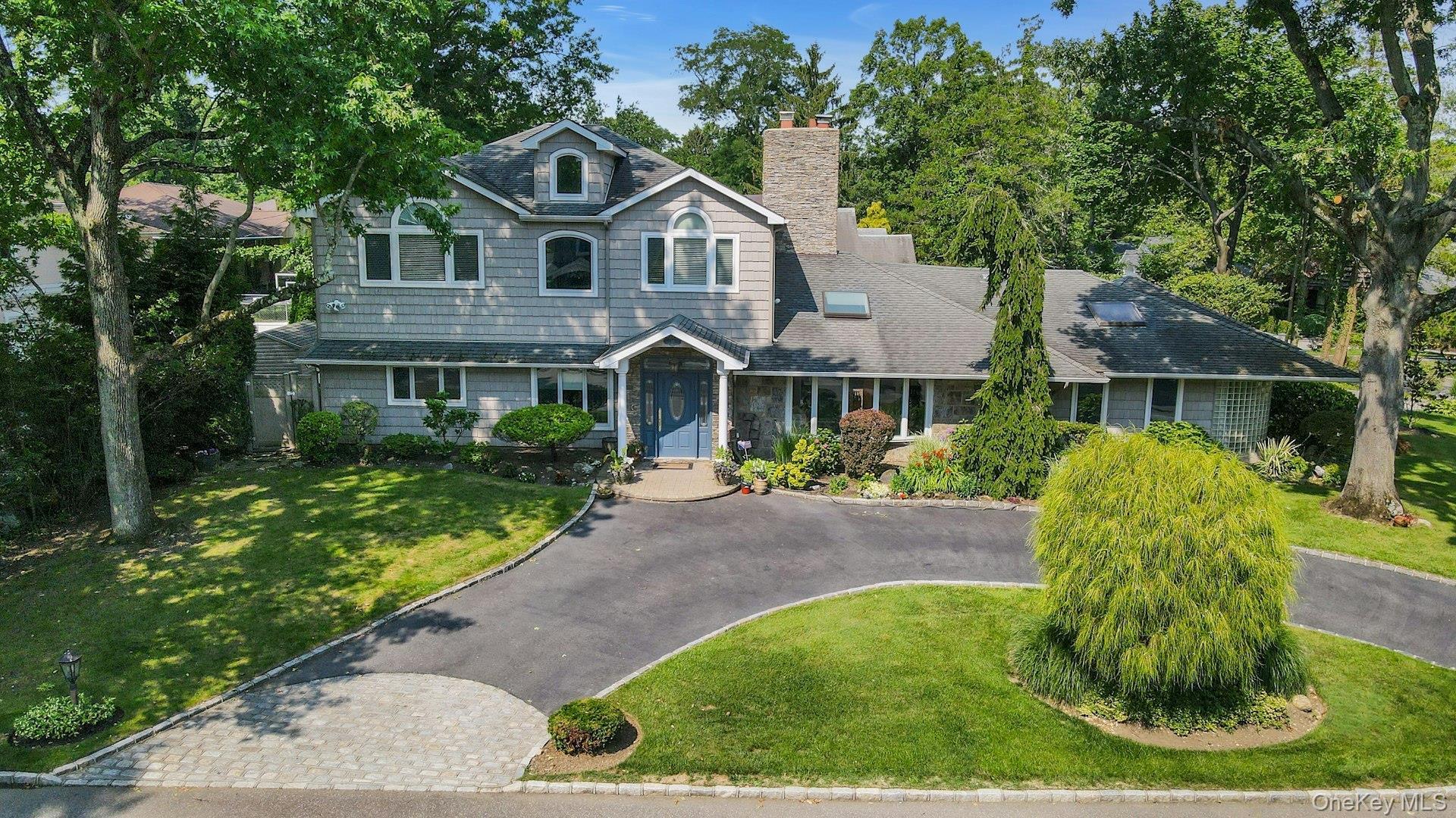 Single Family Regent Place  Nassau County, NY 11576, MLS-1026041-42