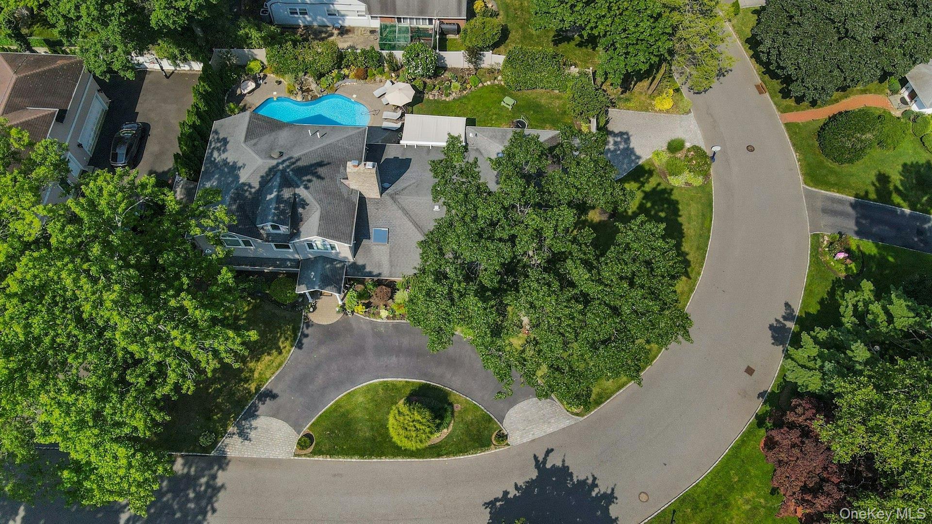Single Family Regent Place  Nassau County, NY 11576, MLS-1026041-43