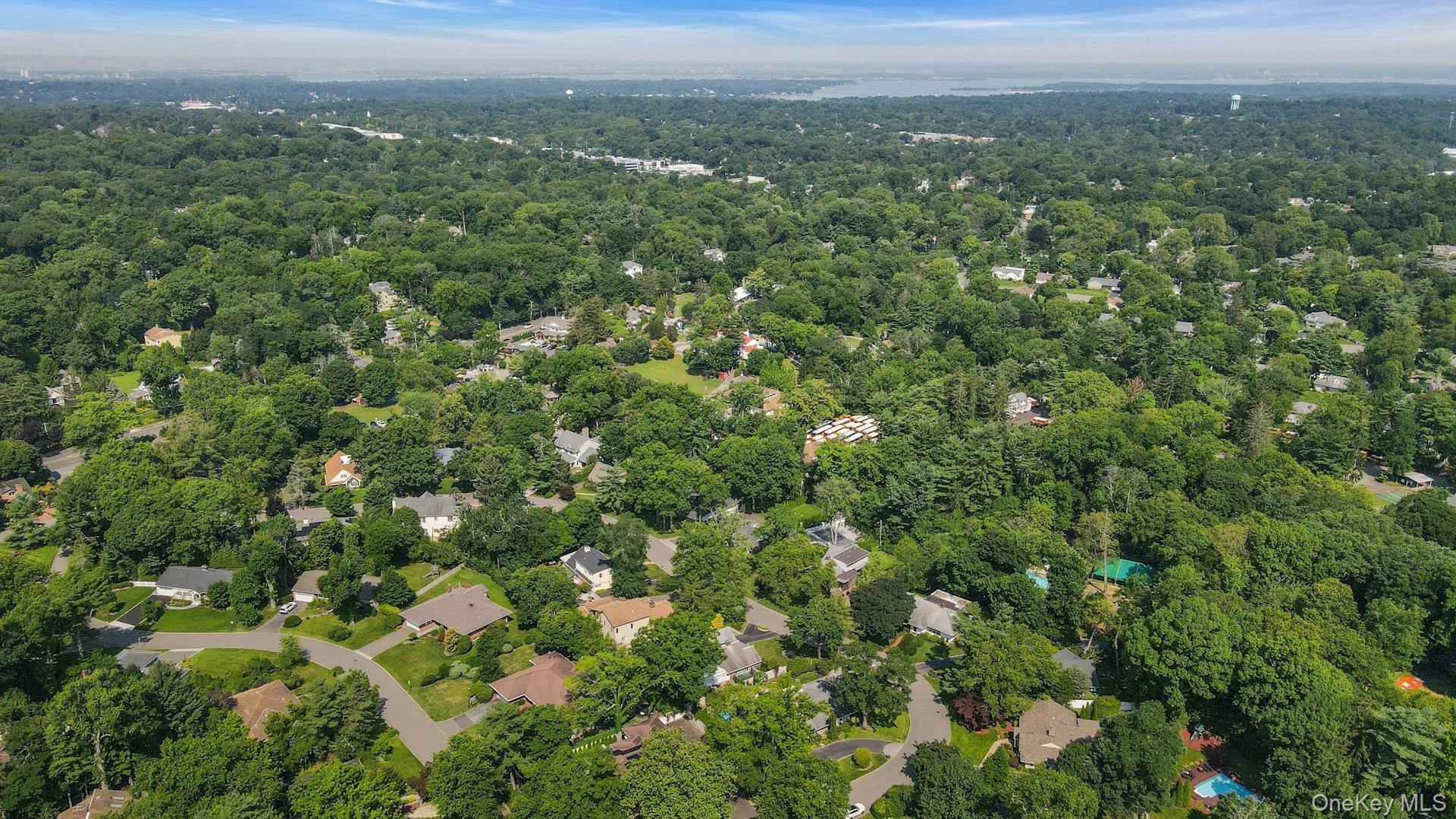 Single Family Regent Place  Nassau County, NY 11576, MLS-1026041-45
