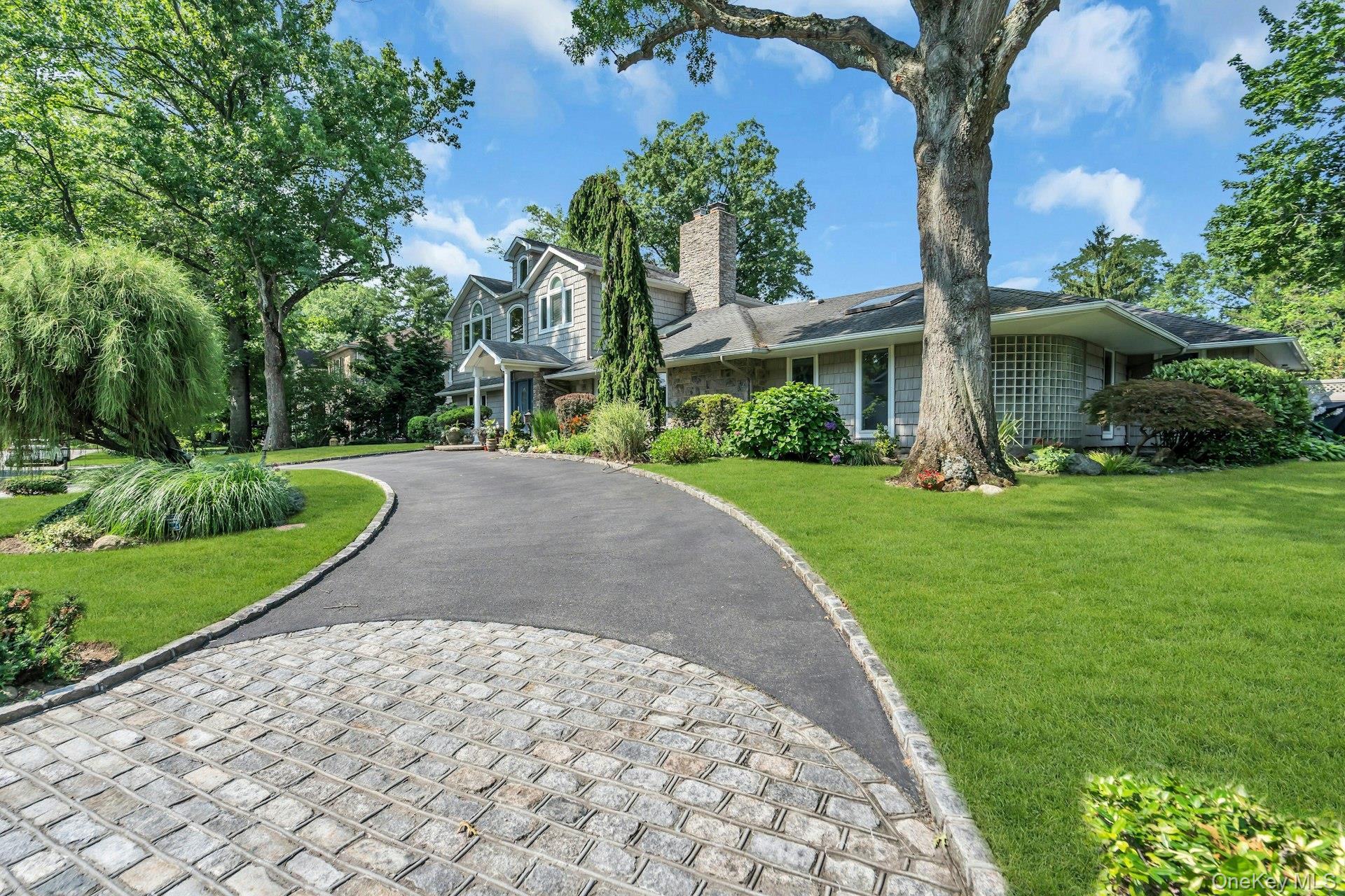 Single Family Regent Place  Nassau County, NY 11576, MLS-1026041-5