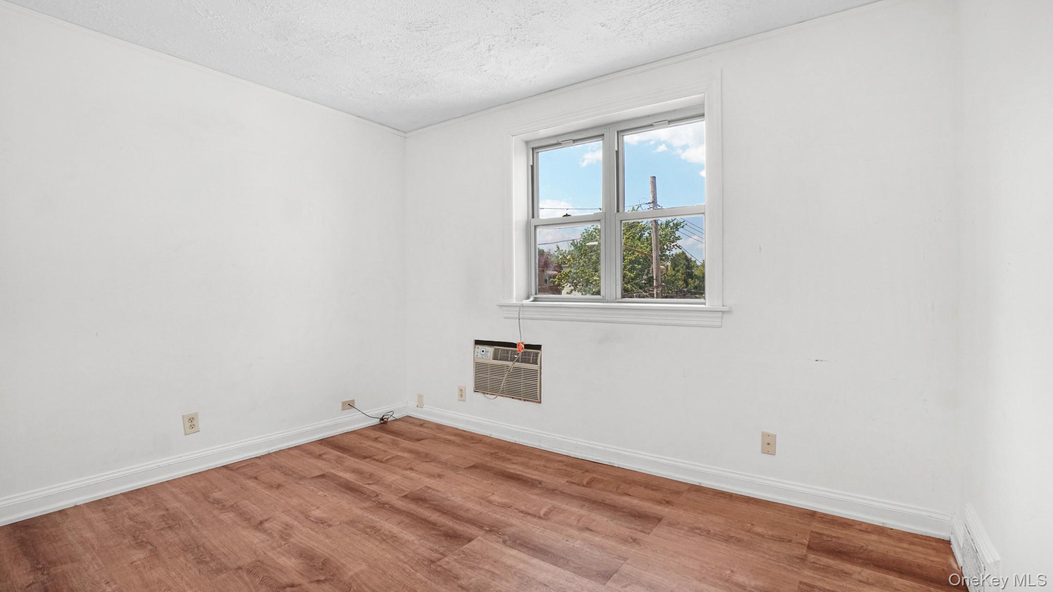 Single Family Duncan Street  Bronx, NY 10469, MLS-1026047-11