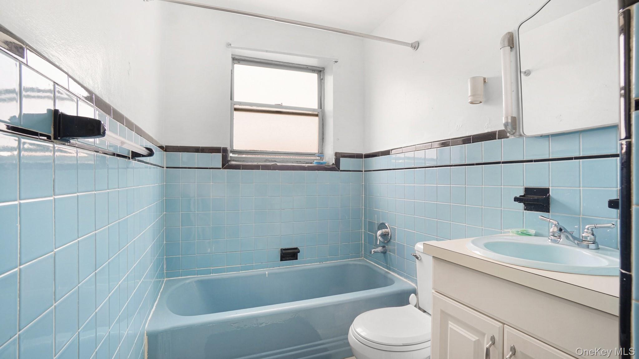 Single Family Duncan Street  Bronx, NY 10469, MLS-1026047-12