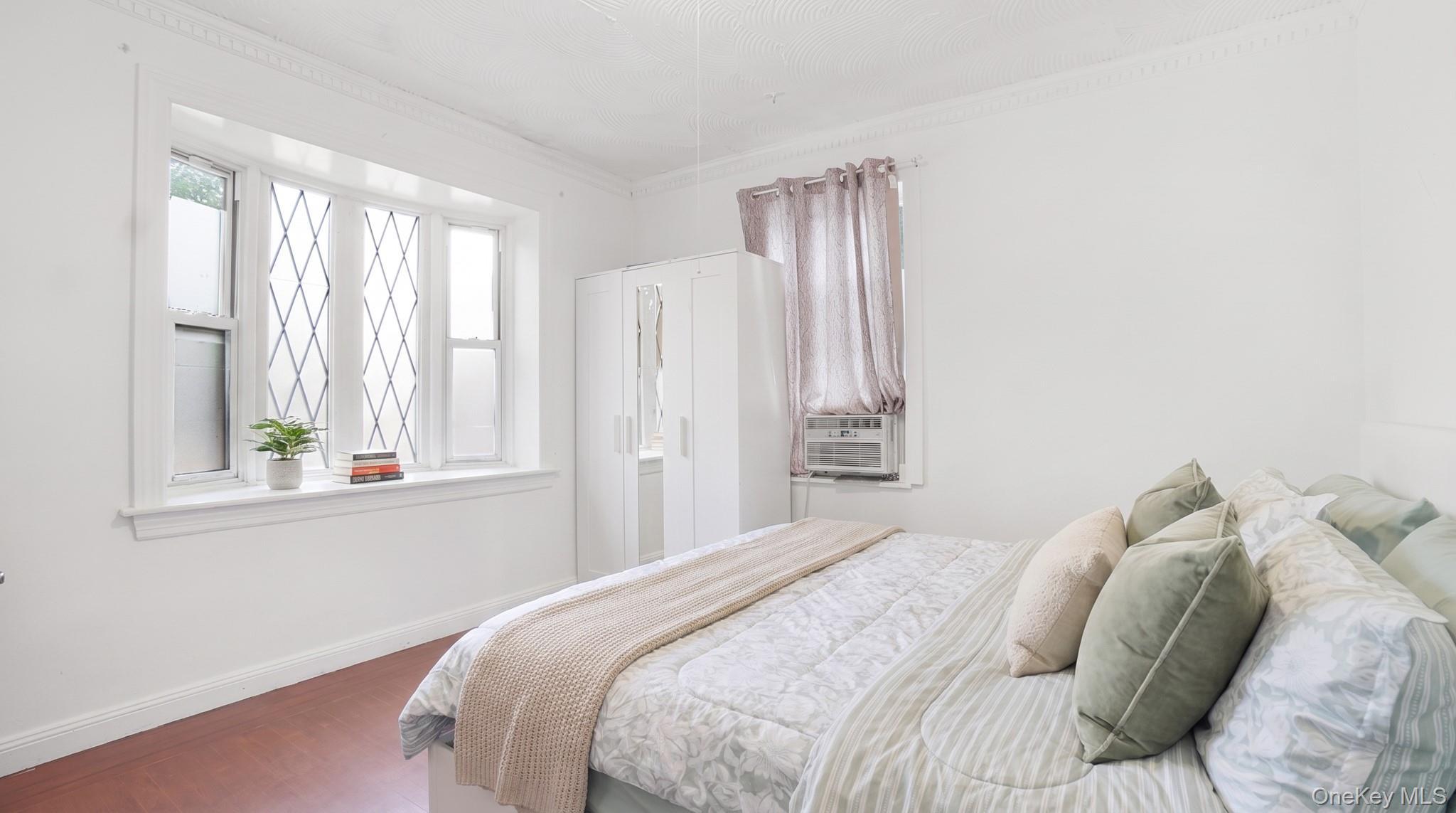 Single Family Duncan Street  Bronx, NY 10469, MLS-1026047-20