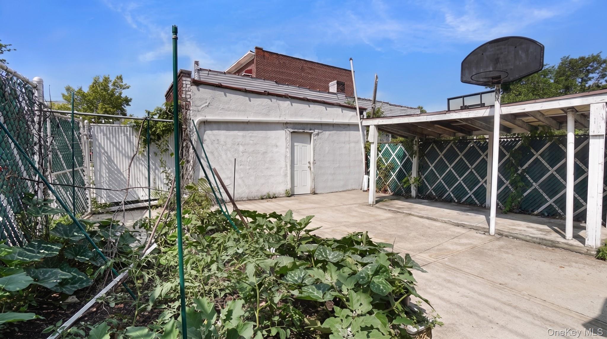 Single Family Duncan Street  Bronx, NY 10469, MLS-1026047-22