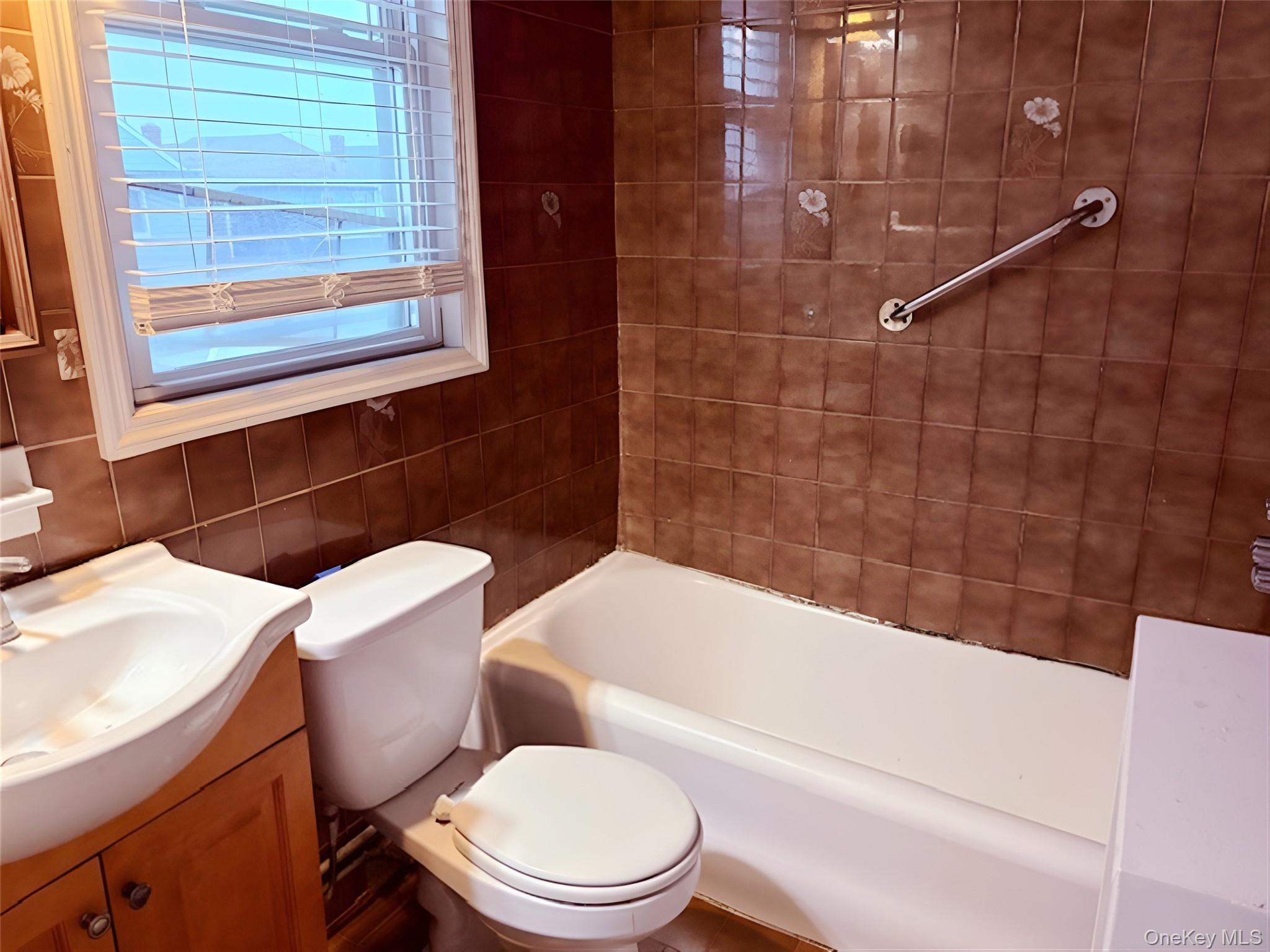Single Family Beach 124 Street  Queens, NY 11694, MLS-1026087-17