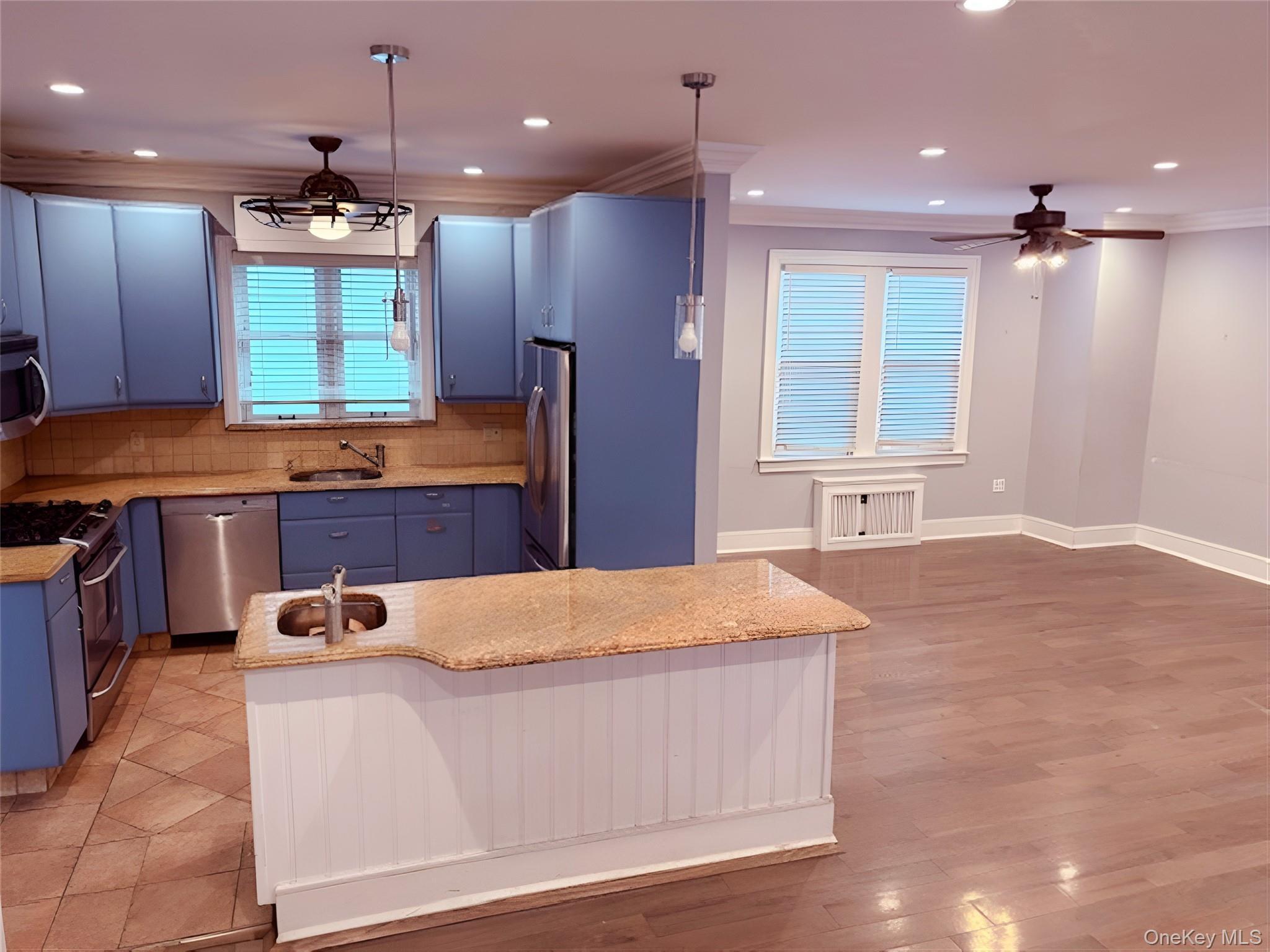 Single Family Beach 124 Street  Queens, NY 11694, MLS-1026087-3