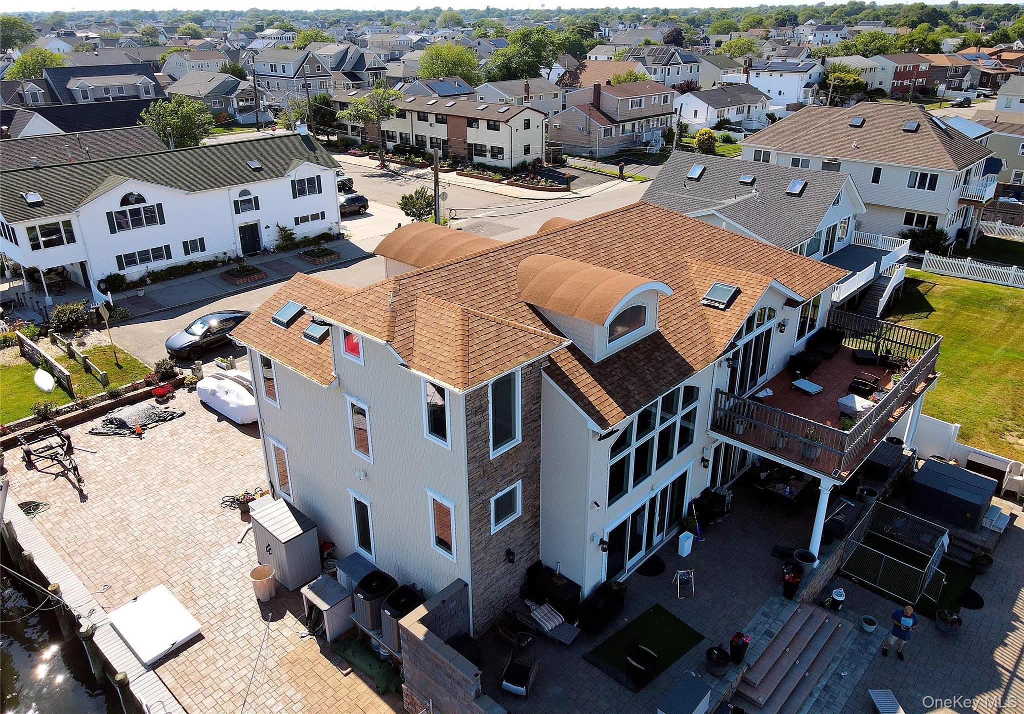 Single Family Yacht Club Road  Suffolk County, NY 11702, MLS-1026094-31