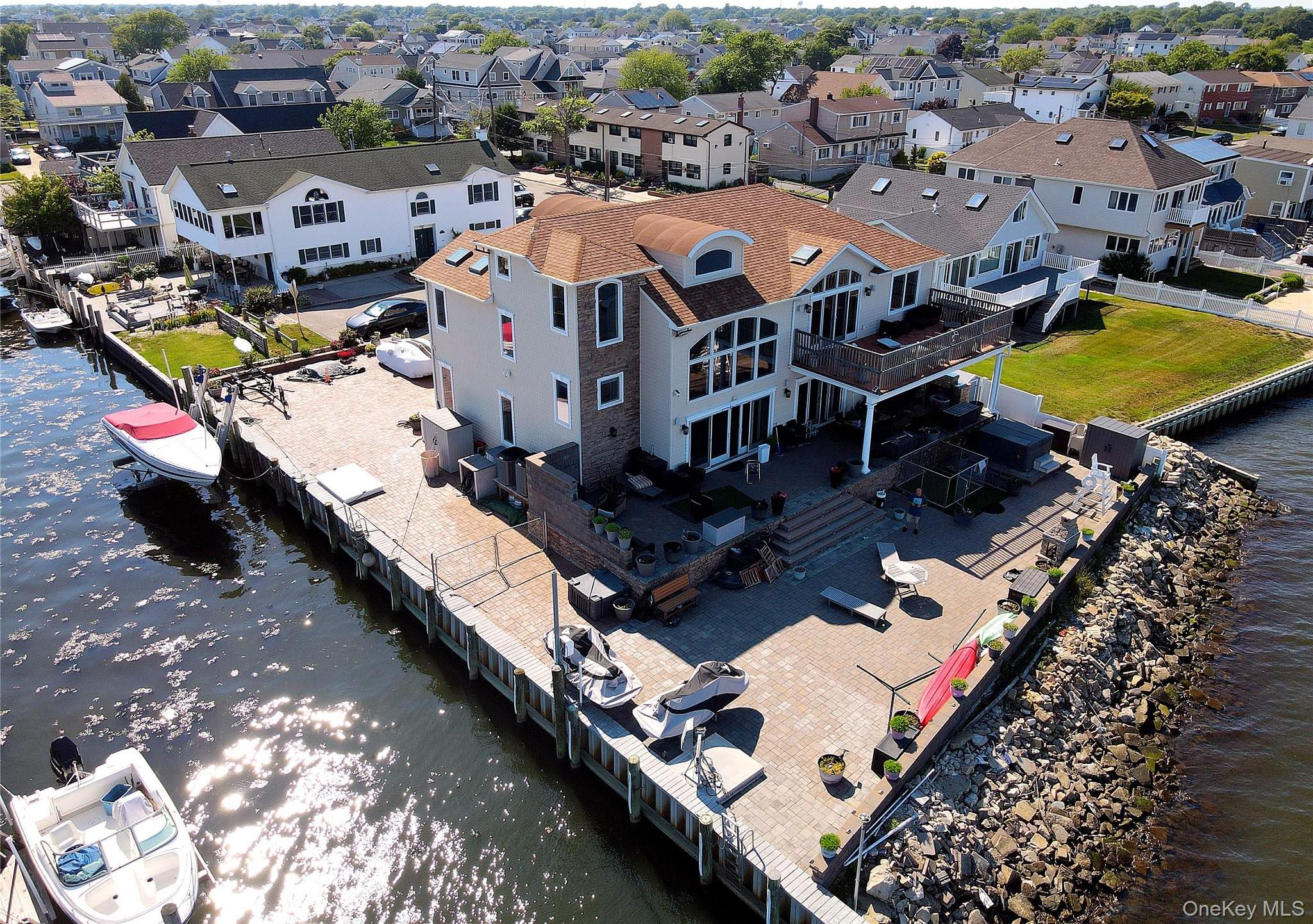 Single Family Yacht Club Road  Suffolk County, NY 11702, MLS-1026094-32