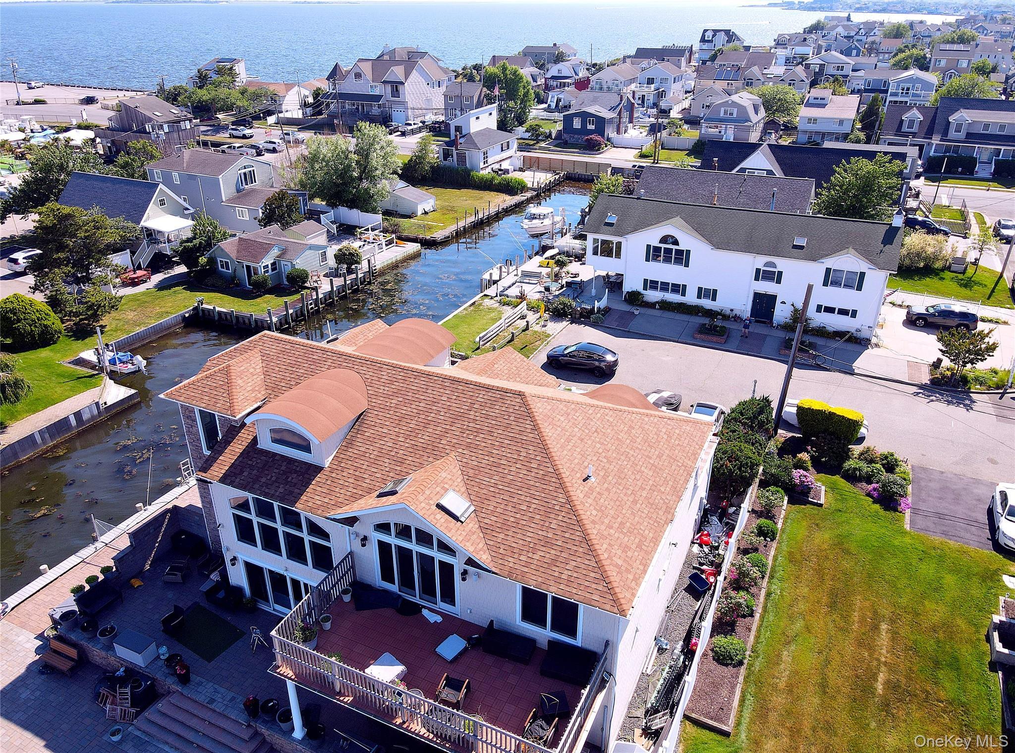 Single Family Yacht Club Road  Suffolk County, NY 11702, MLS-1026094-5