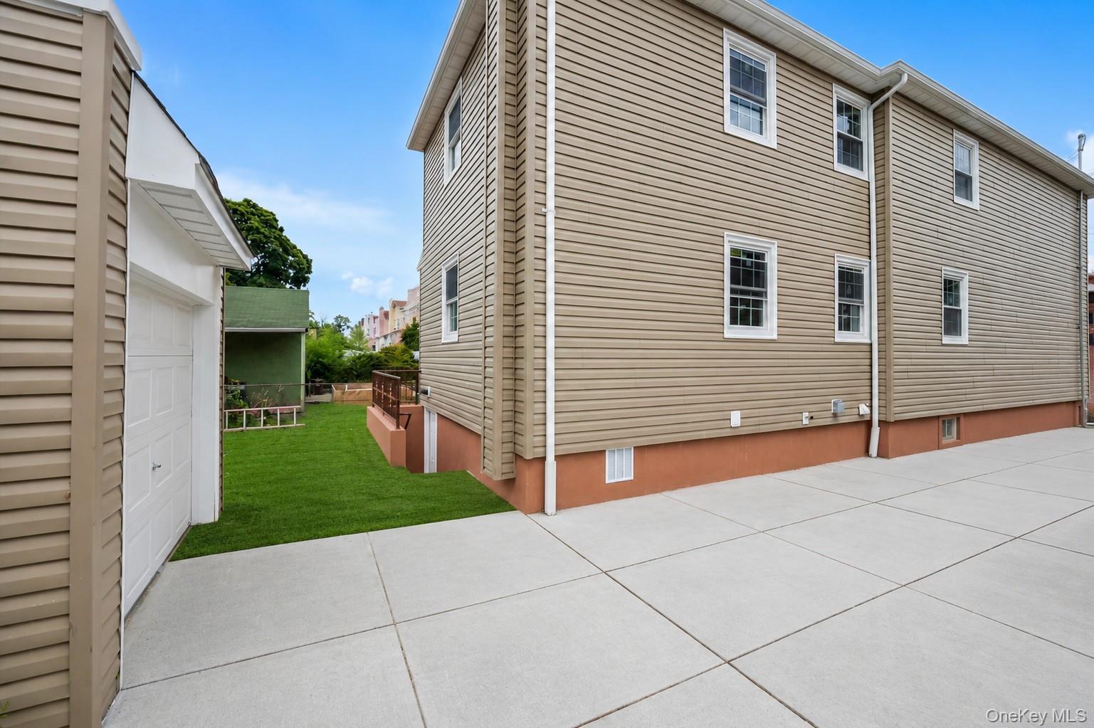 Single Family 234th Street Queens, NY 11422, MLS-1026102-20