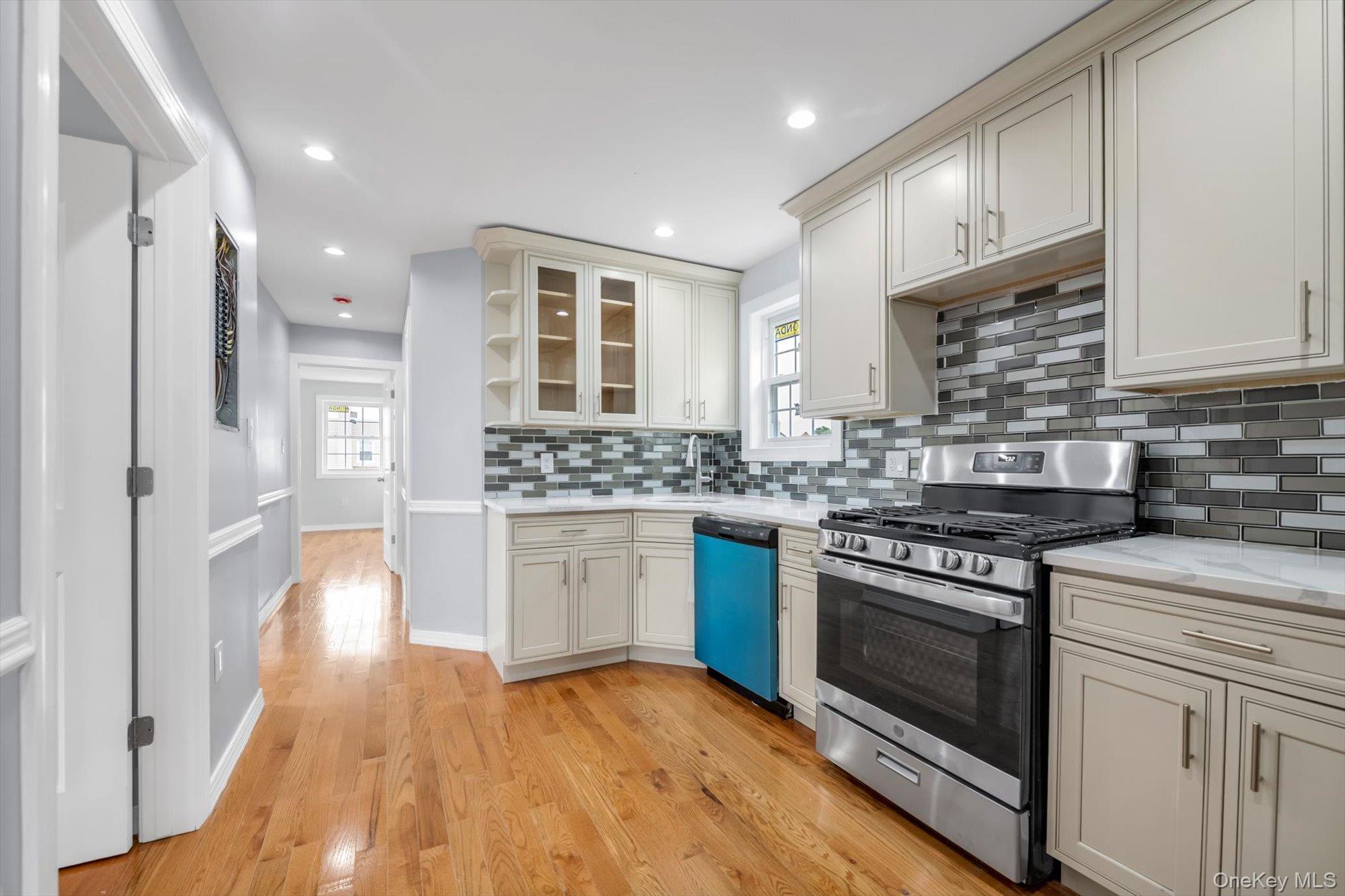 Single Family 234th Street Queens, NY 11422, MLS-1026102-4