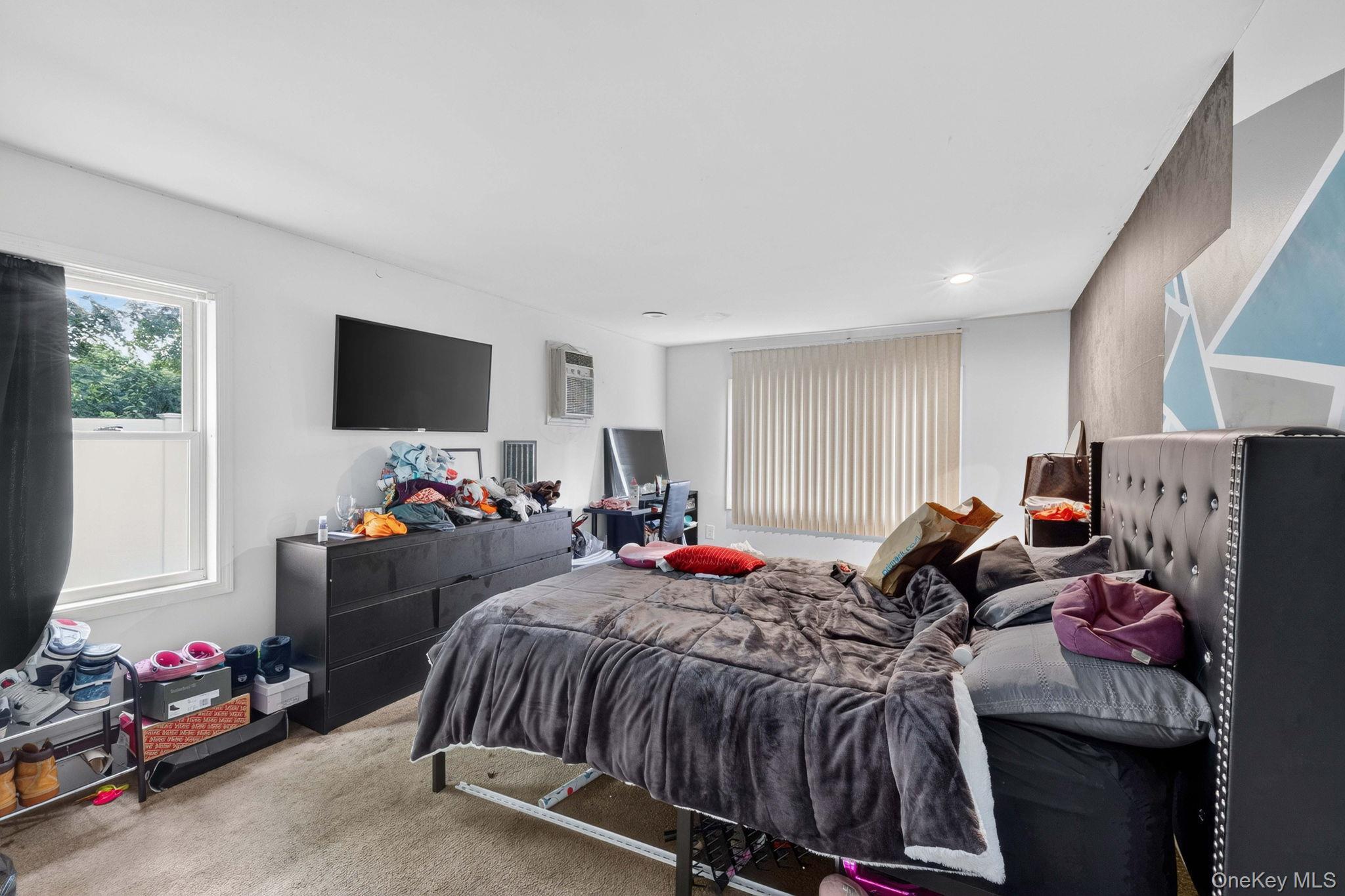 Single Family S Bedford Avenue Suffolk County, NY 11749, MLS-1026148-11