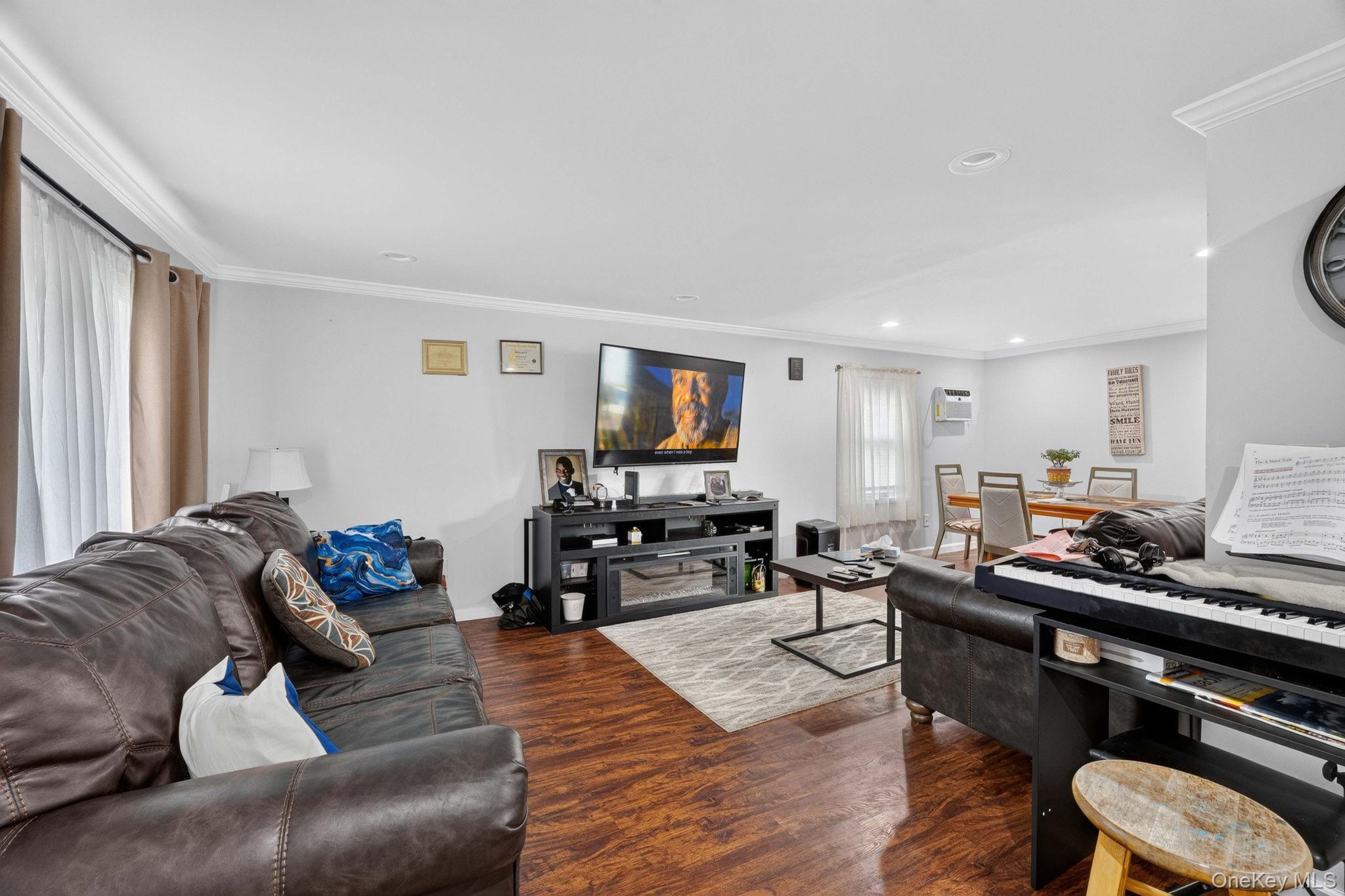 Single Family S Bedford Avenue Suffolk County, NY 11749, MLS-1026148-3