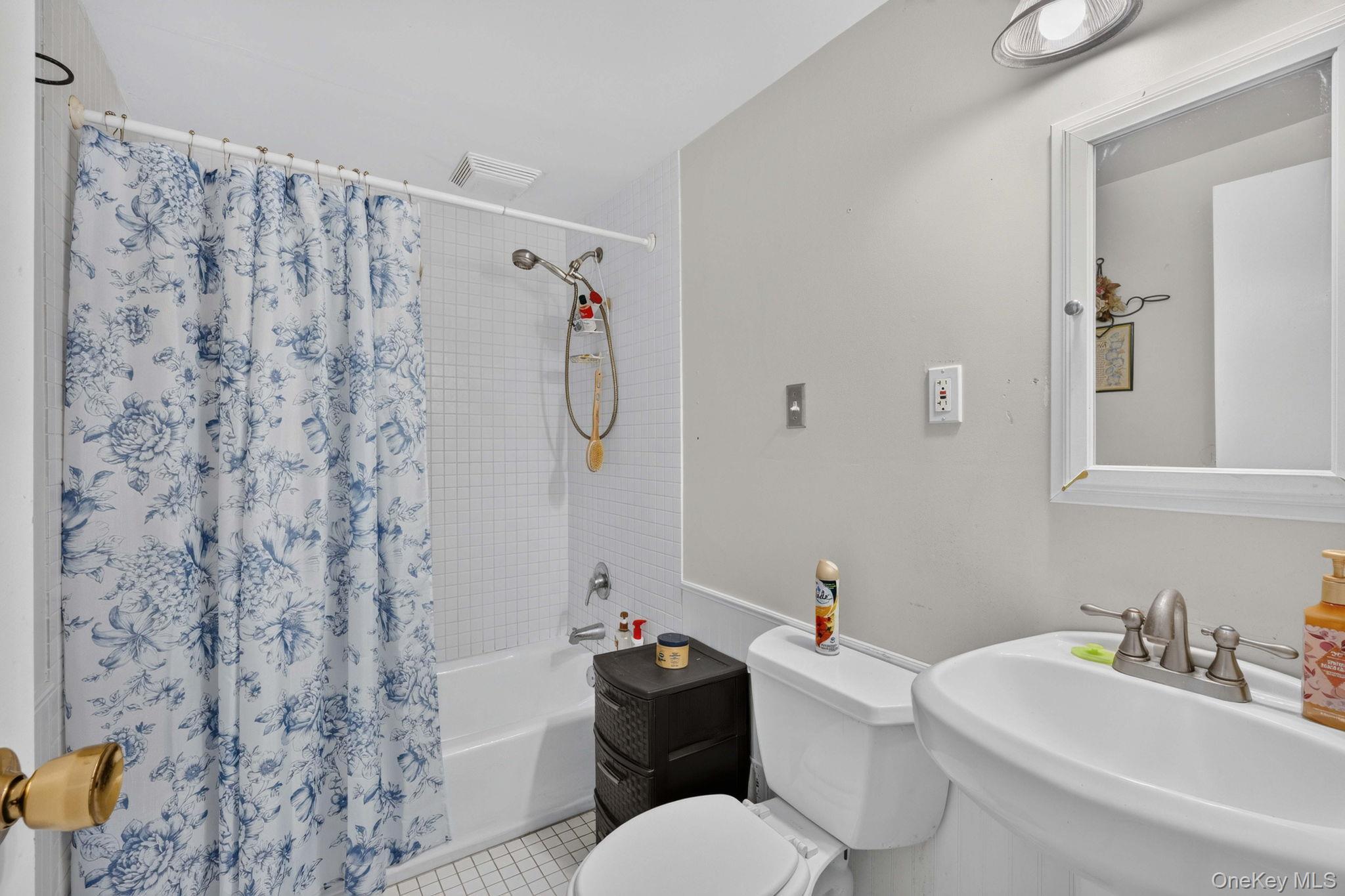 Single Family S Bedford Avenue Suffolk County, NY 11749, MLS-1026148-8