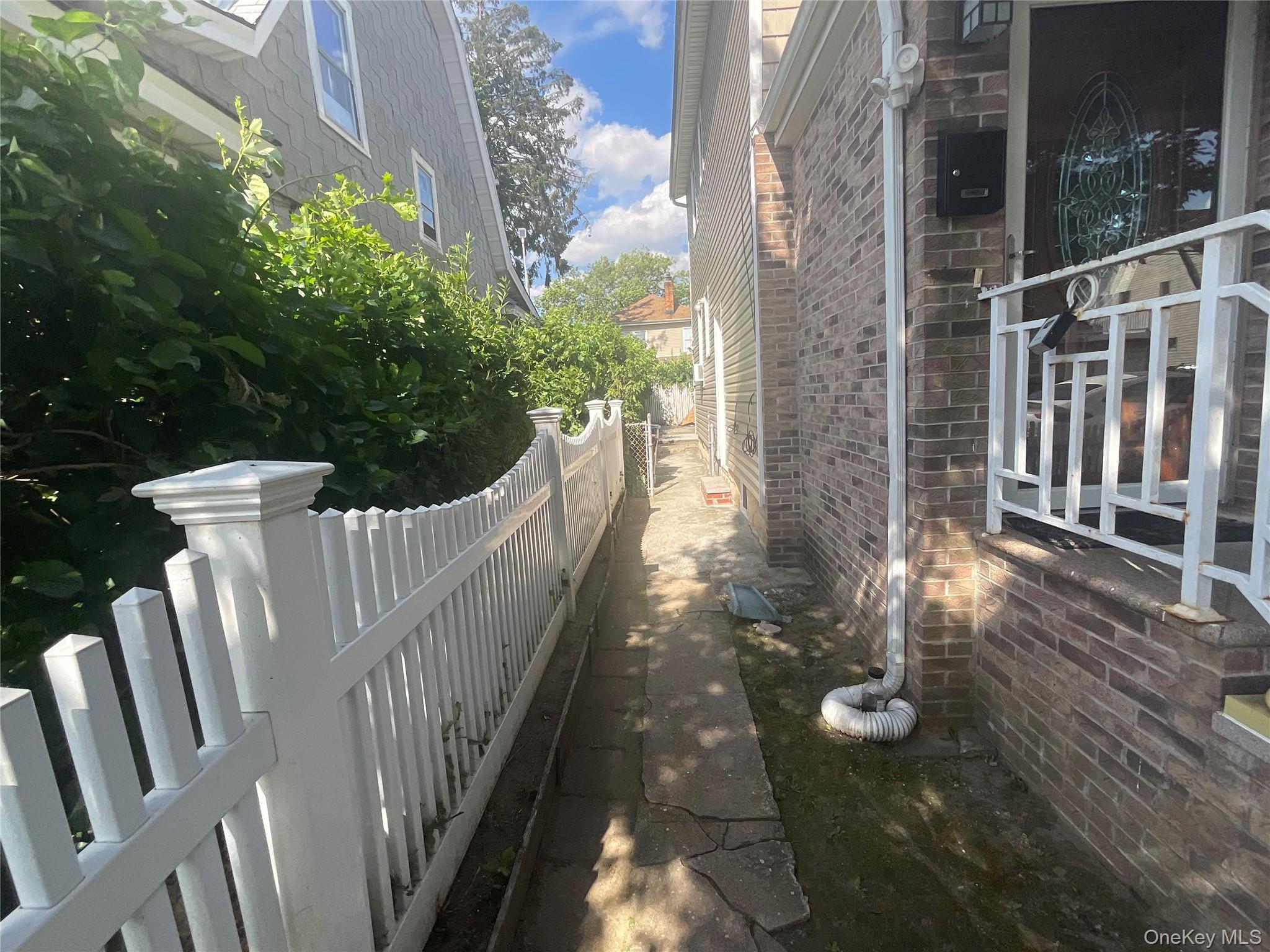 Single Family 172nd Street Queens, NY 11434, MLS-1026178-10