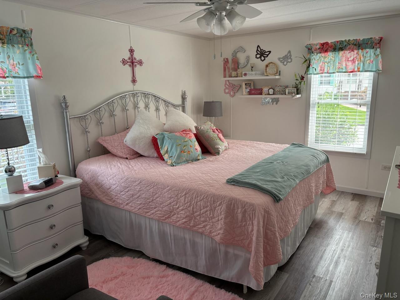 Single Family Old Country Rd  Suffolk County, NY 11901, MLS-1026192-15