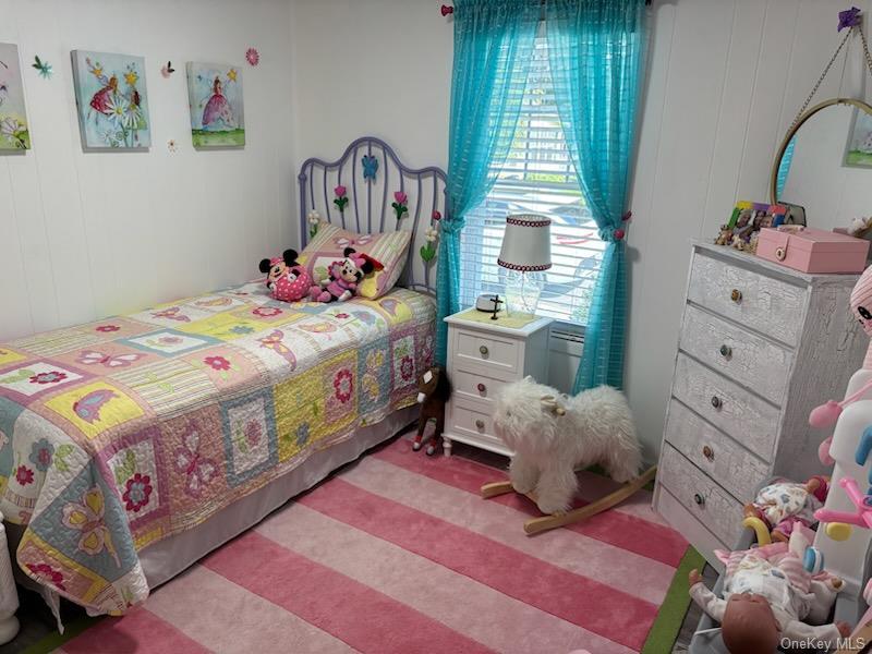 Single Family Old Country Rd  Suffolk County, NY 11901, MLS-1026192-20