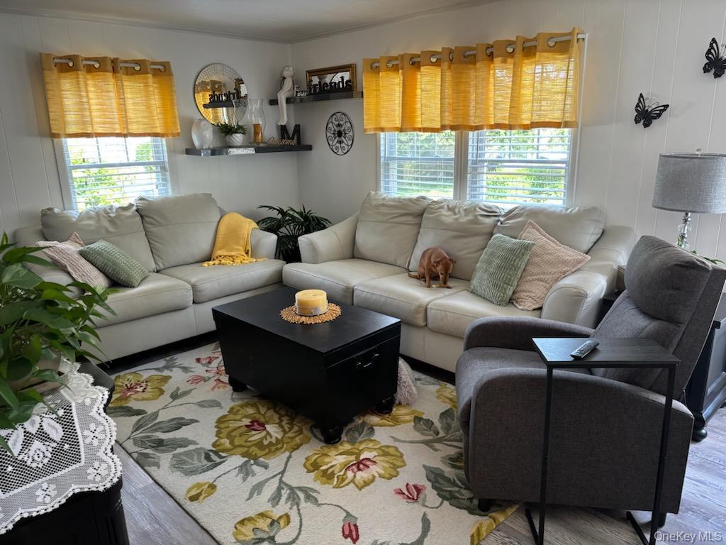 Single Family Old Country Rd  Suffolk County, NY 11901, MLS-1026192-7