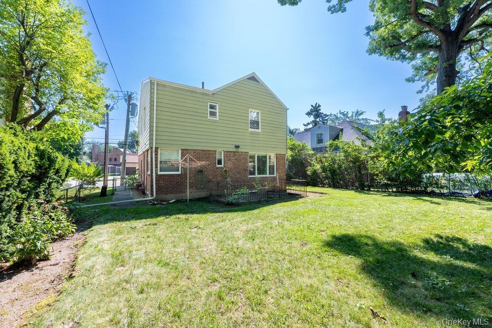 Single Family Bell Boulevard  Queens, NY 11364, MLS-1026204-16