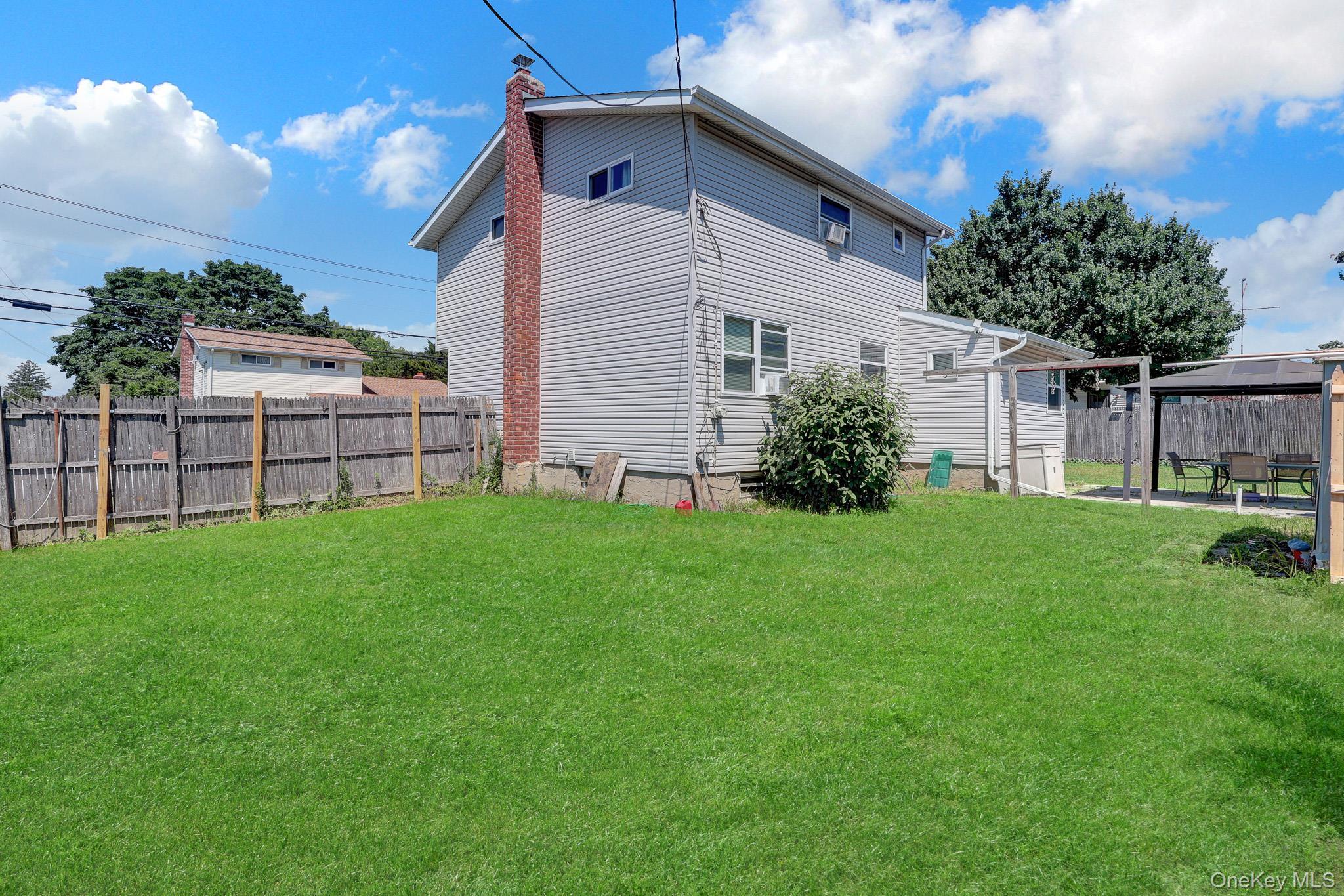 Single Family Madison Avenue  Suffolk County, NY 11717, MLS-1026218-27