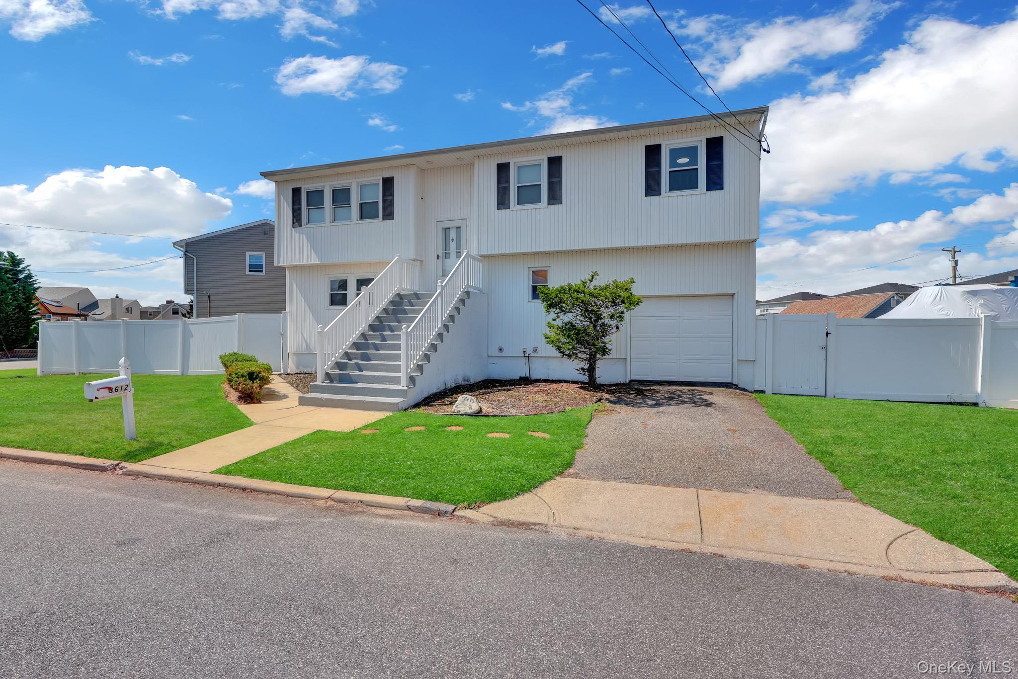 Single Family Somerset Drive Nassau County, NY 11783, MLS-1026219-36