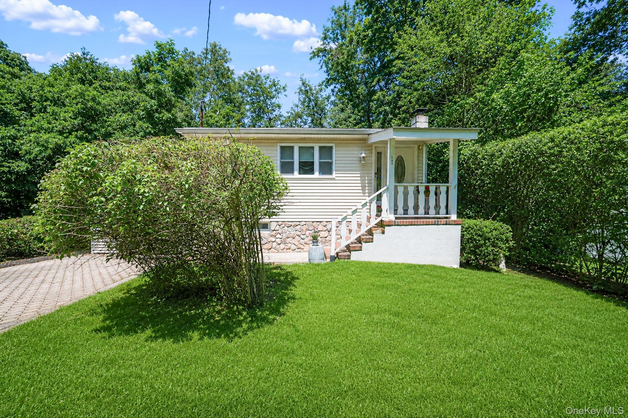 Single Family 21st Street  Suffolk County, NY 11792, MLS-1026277-32