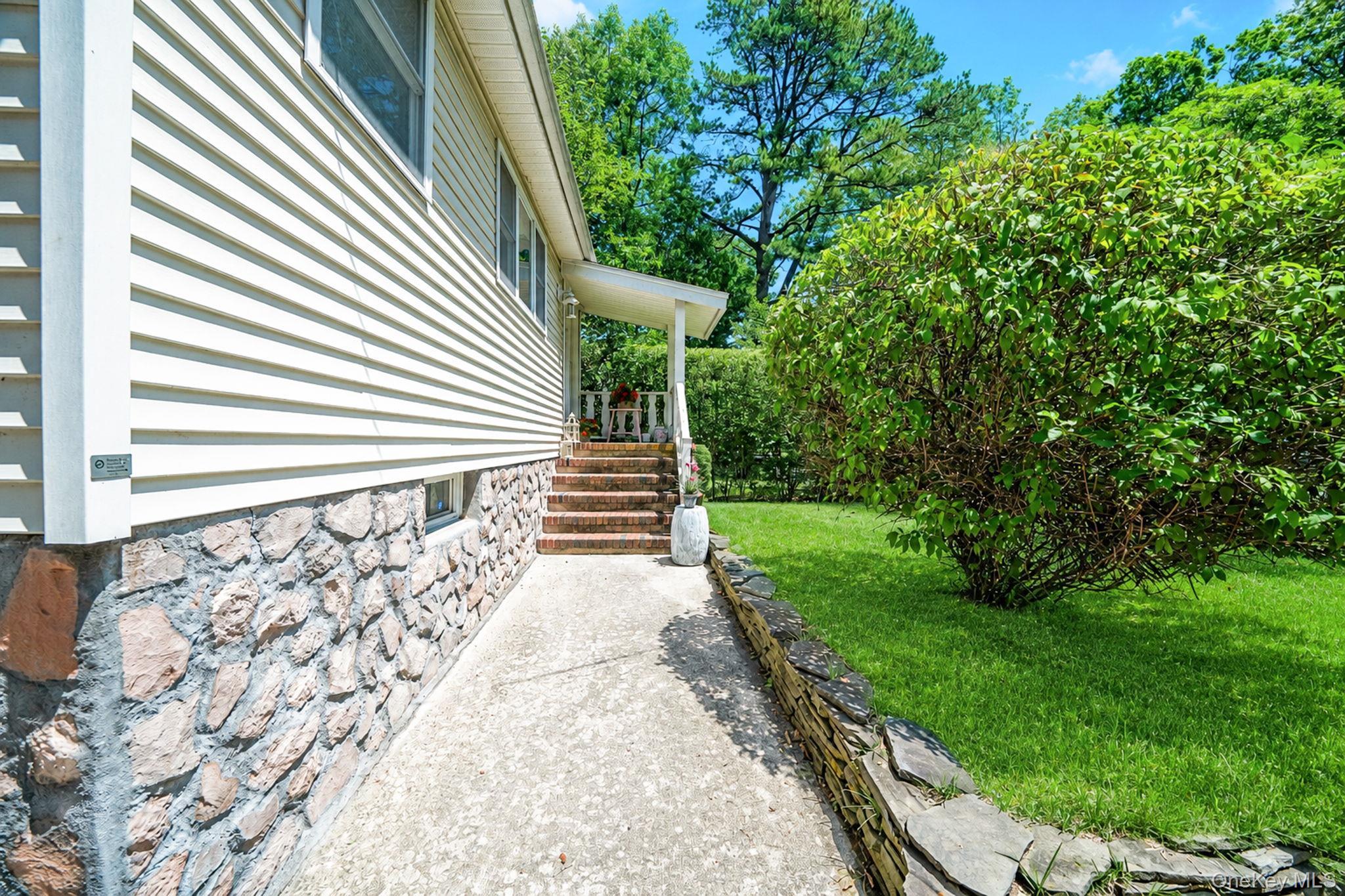 Single Family 21st Street  Suffolk County, NY 11792, MLS-1026277-4