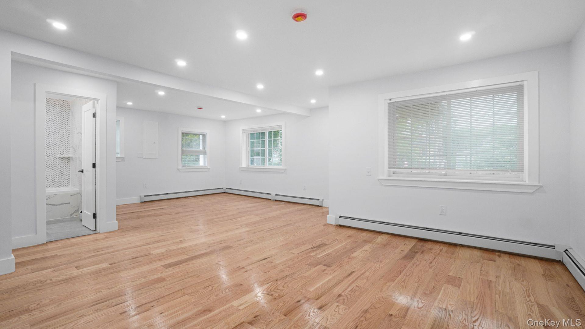 Single Family Hammersley Avenue Bronx, NY 10469, MLS-1026313-10