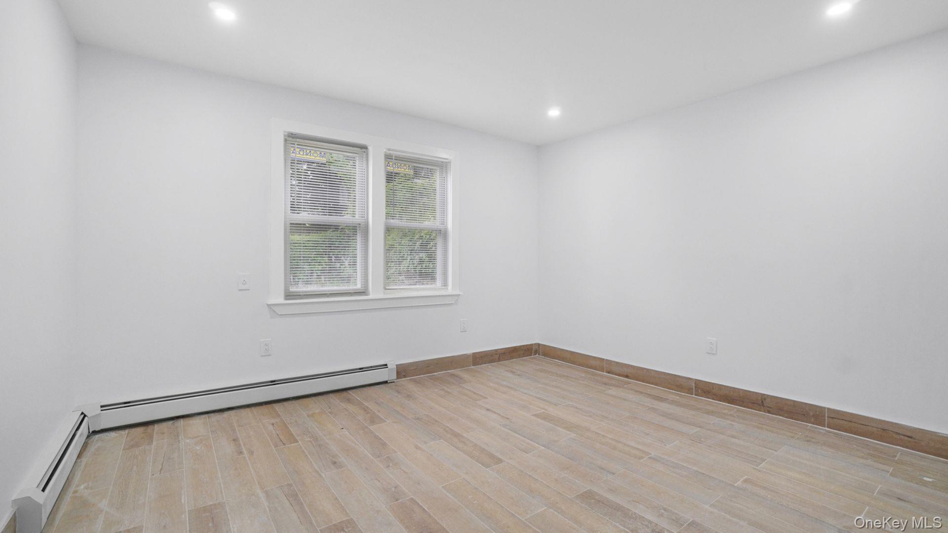 Single Family Hammersley Avenue Bronx, NY 10469, MLS-1026313-15