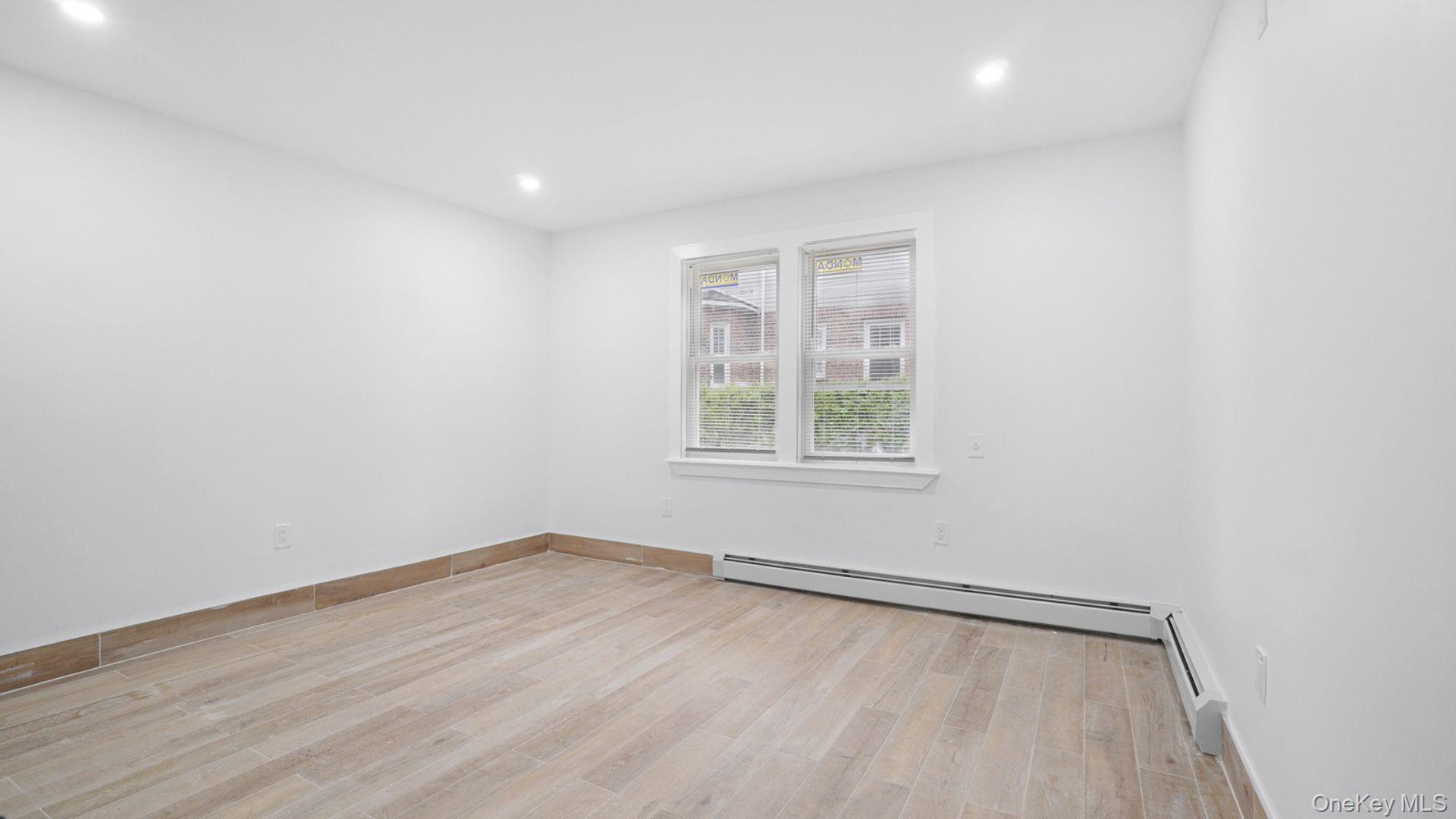 Single Family Hammersley Avenue Bronx, NY 10469, MLS-1026313-16
