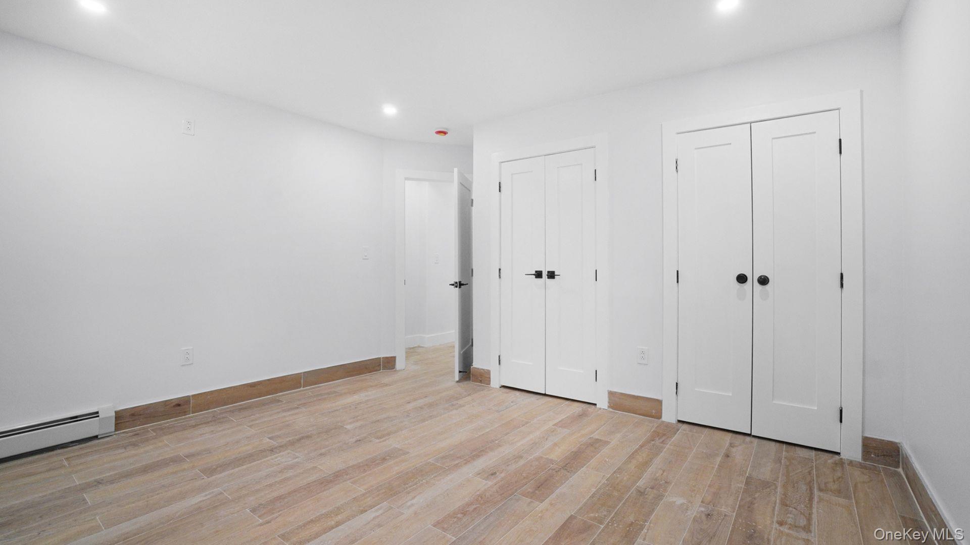 Single Family Hammersley Avenue Bronx, NY 10469, MLS-1026313-17
