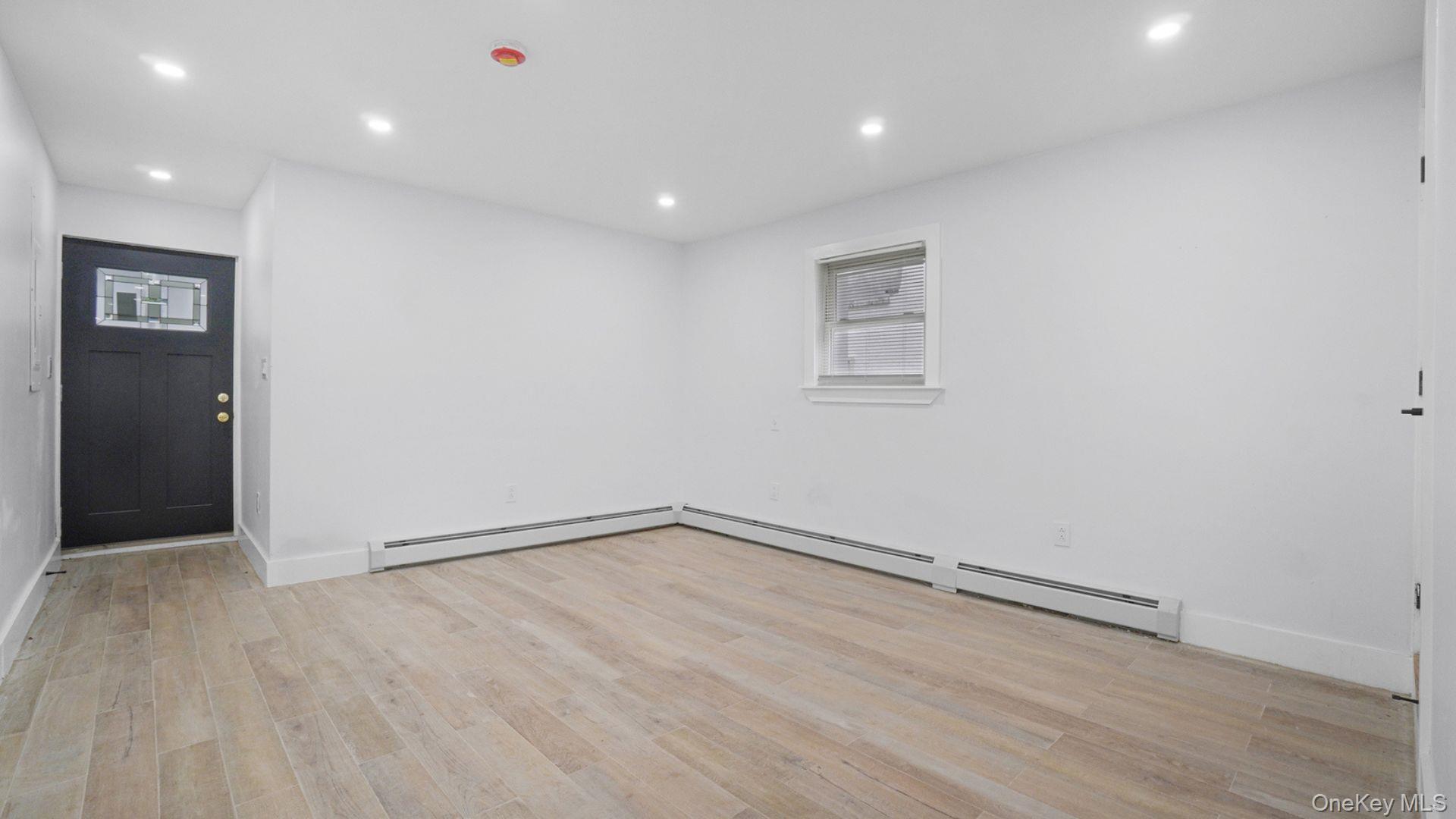 Single Family Hammersley Avenue Bronx, NY 10469, MLS-1026313-19
