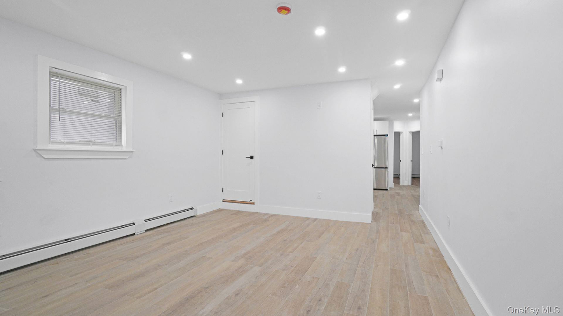 Single Family Hammersley Avenue Bronx, NY 10469, MLS-1026313-20