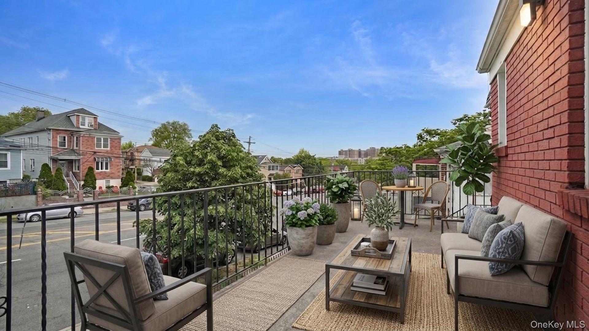 Single Family Hammersley Avenue Bronx, NY 10469, MLS-1026313-26