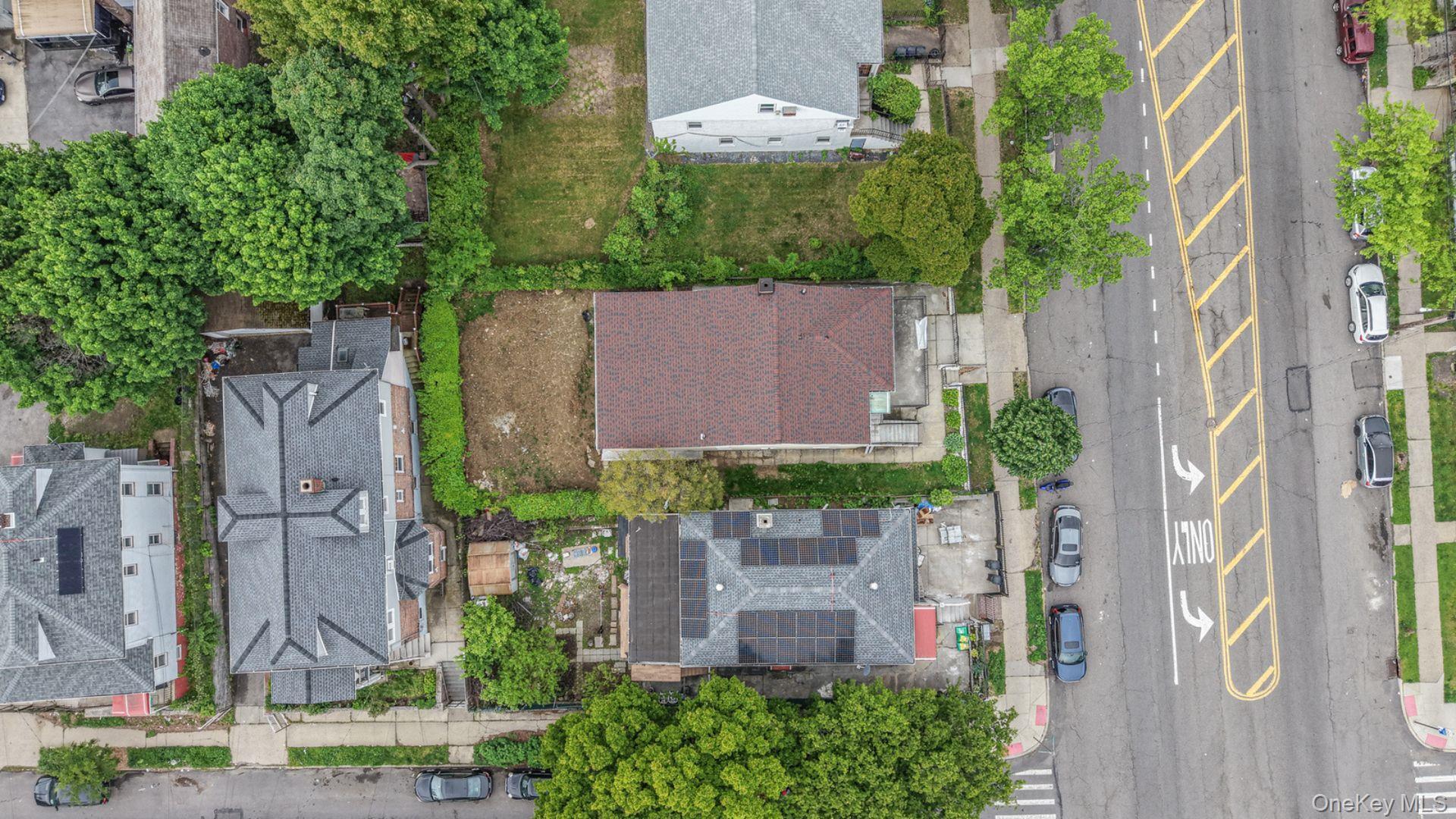 Single Family Hammersley Avenue Bronx, NY 10469, MLS-1026313-29