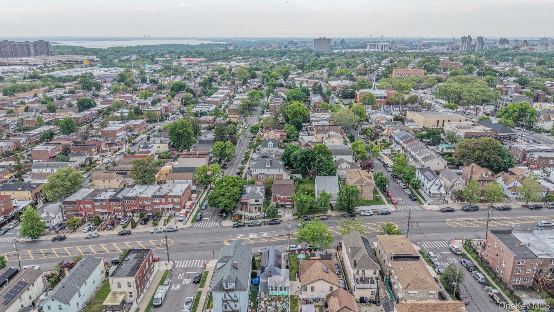 Single Family Hammersley Avenue  Bronx, NY 10469, MLS-1026313-33