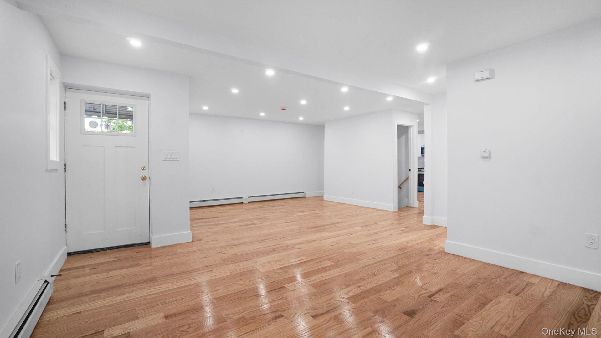 Single Family Hammersley Avenue Bronx, NY 10469, MLS-1026313-9