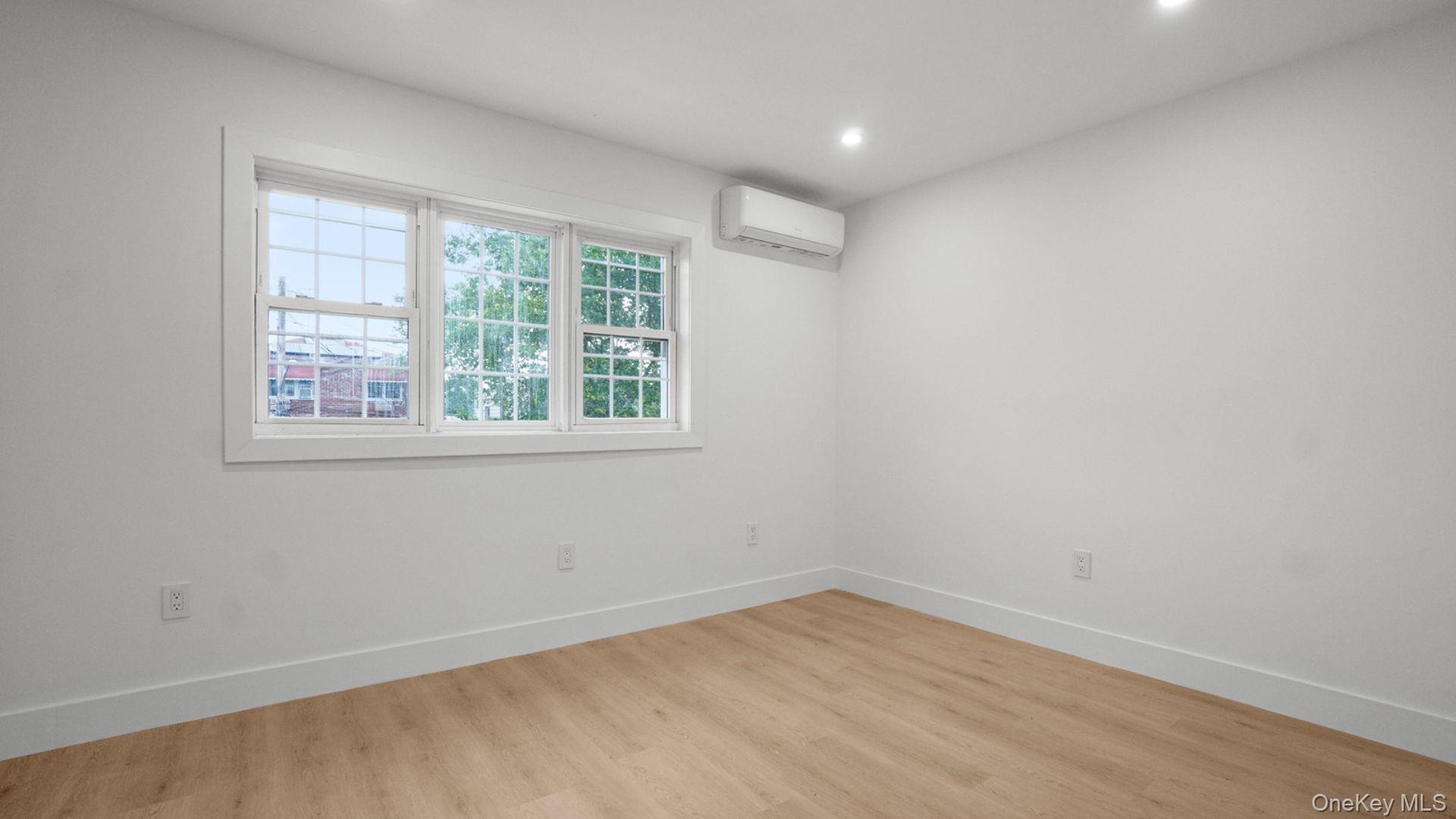 Single Family Mickle Avenue  Bronx, NY 10469, MLS-1026326-11