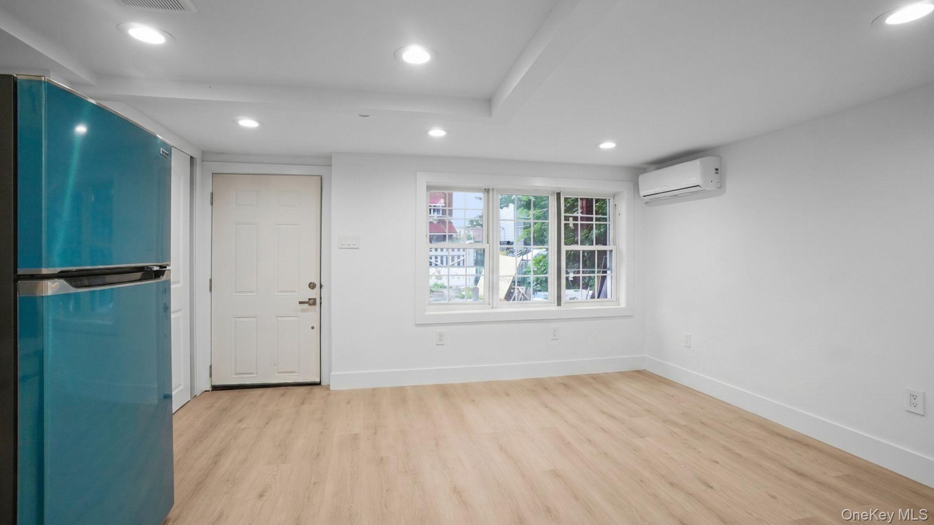 Single Family Mickle Avenue  Bronx, NY 10469, MLS-1026326-12